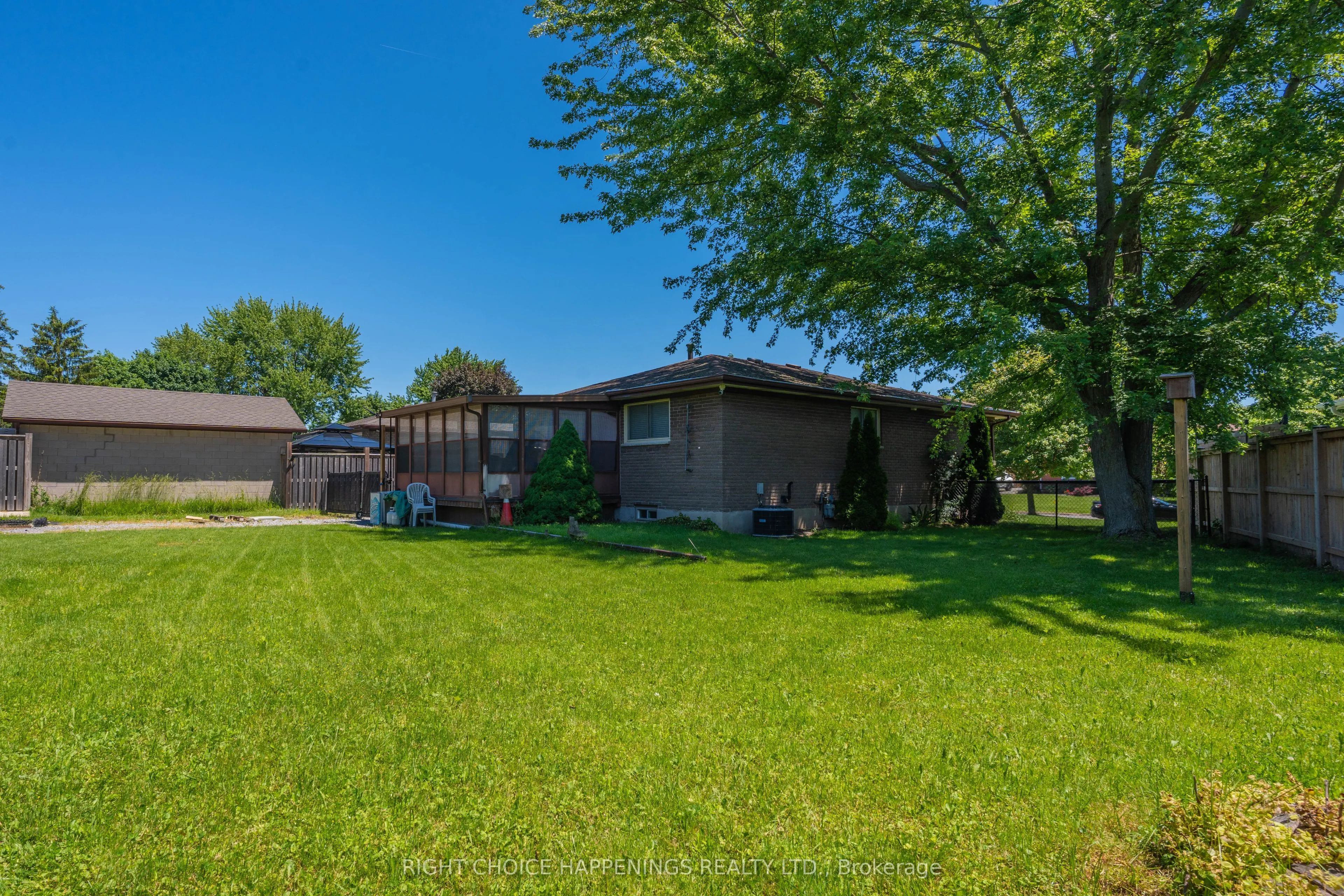 10 Newleaf Crescent