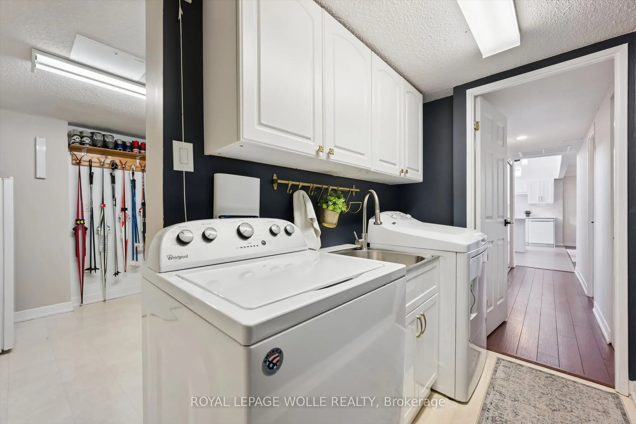 260 Sheldon Avenue N #PH2