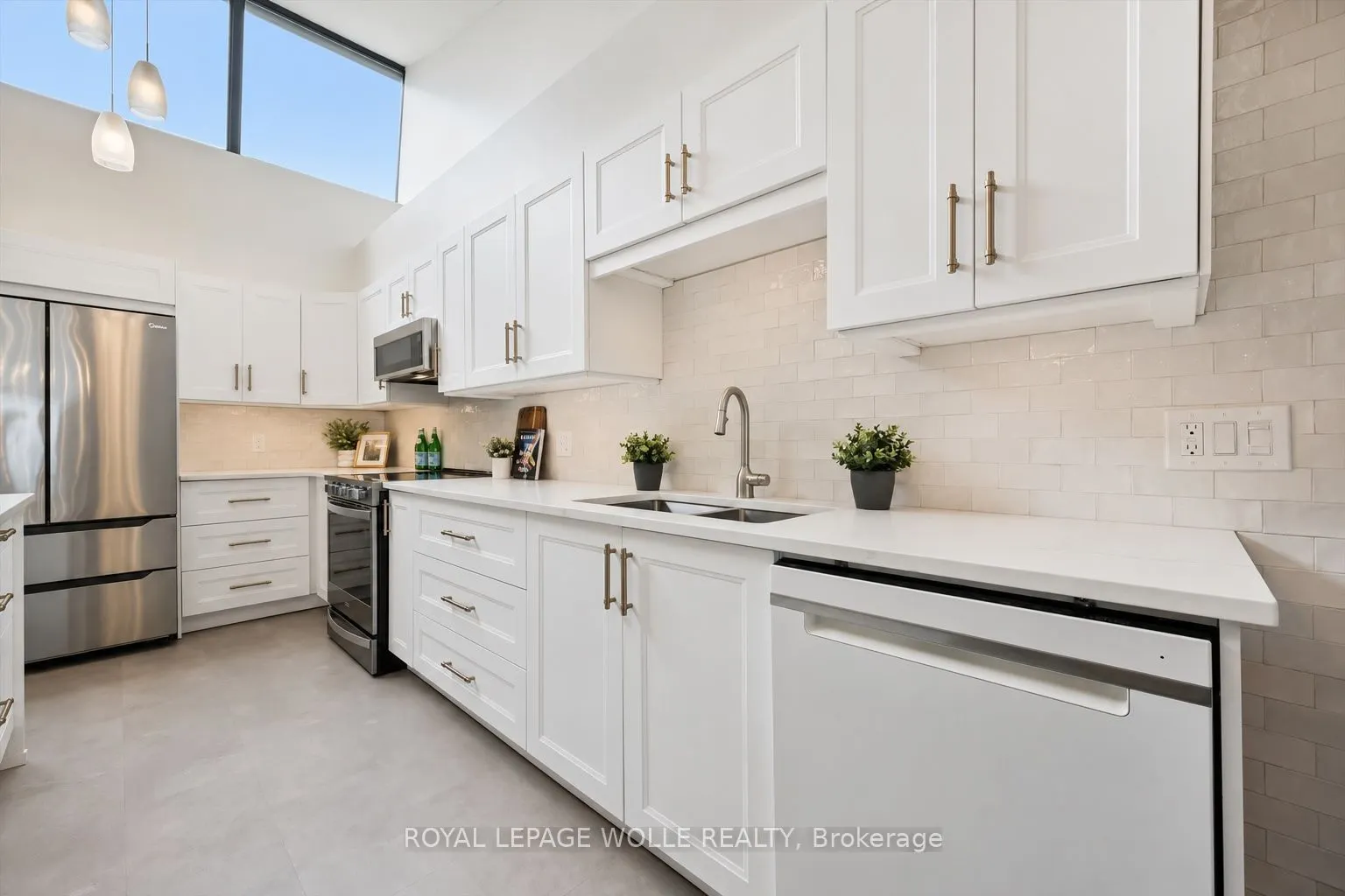 260 Sheldon Avenue N #PH2