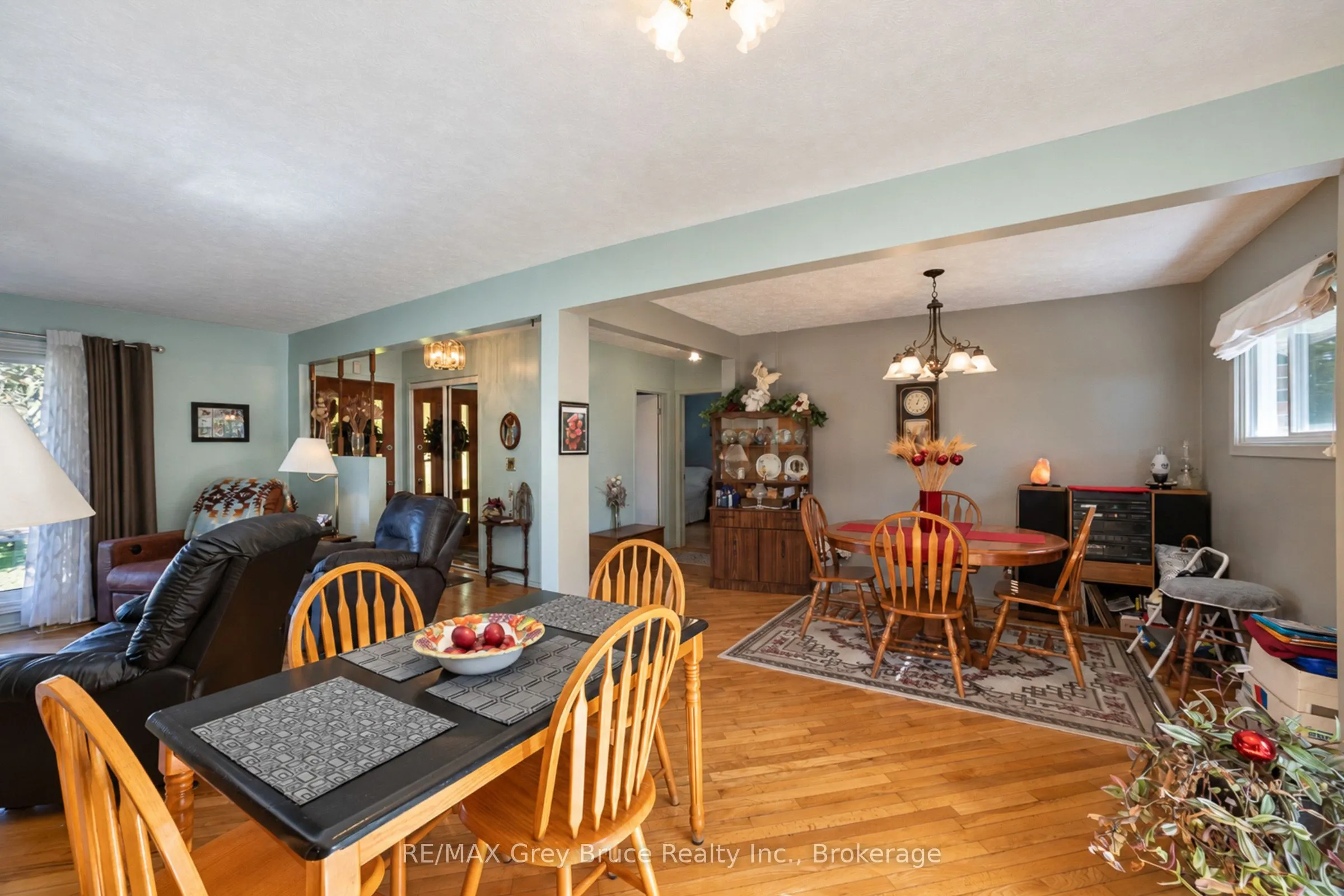 617 17th Street W