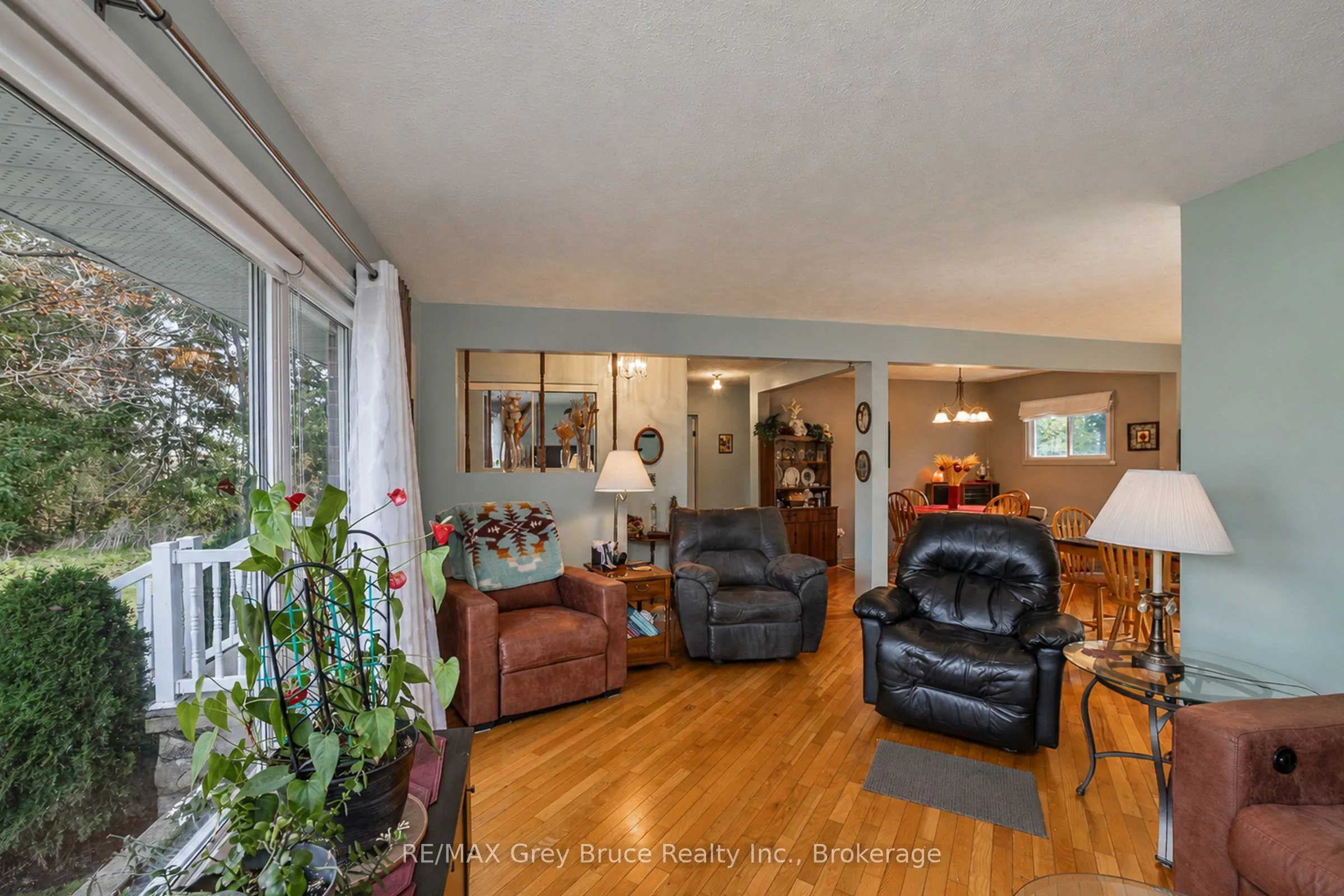 617 17th Street W