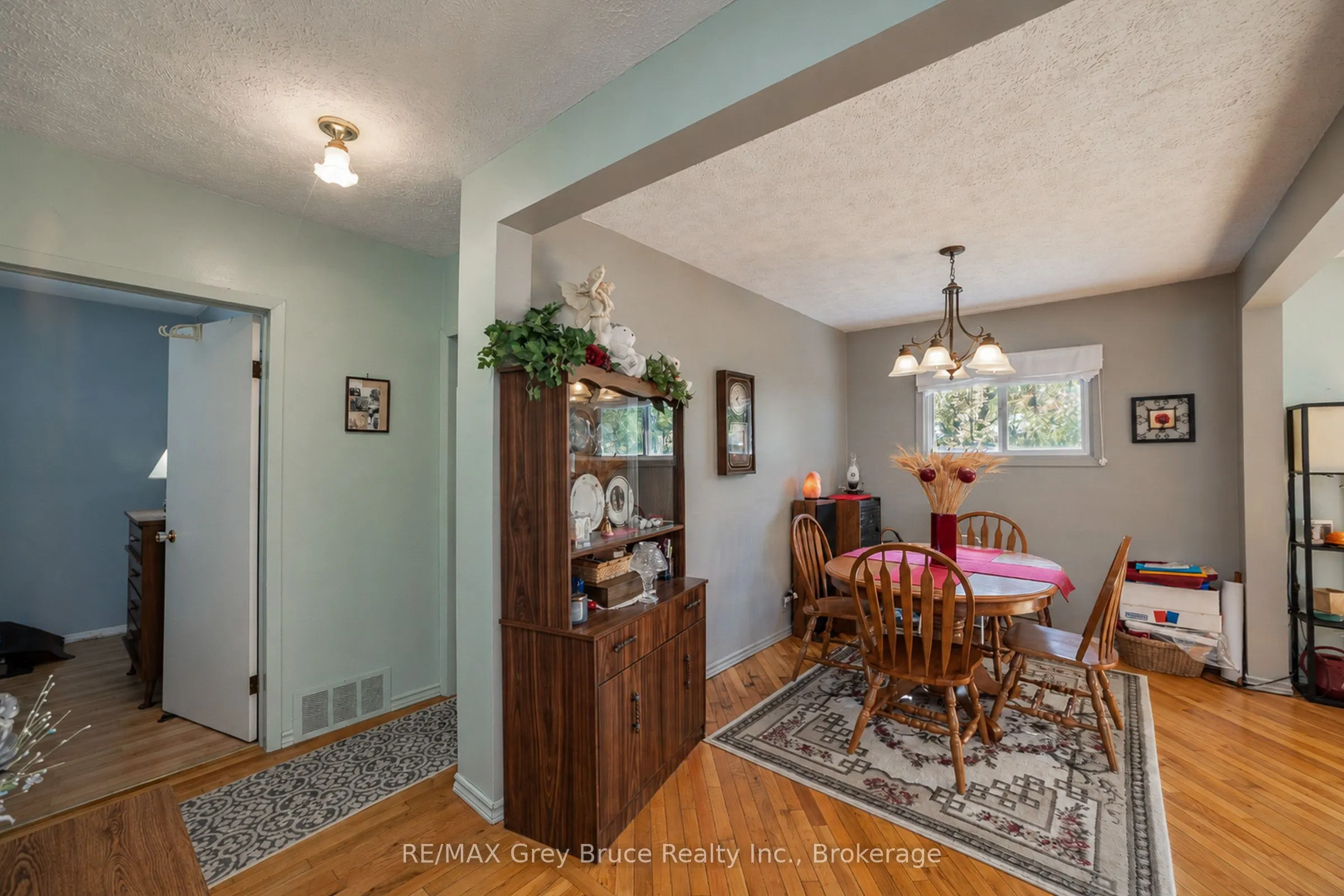 617 17th Street W