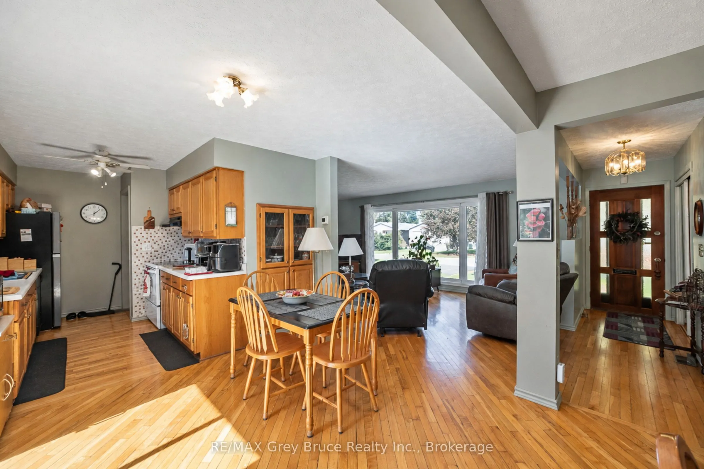 617 17th Street W