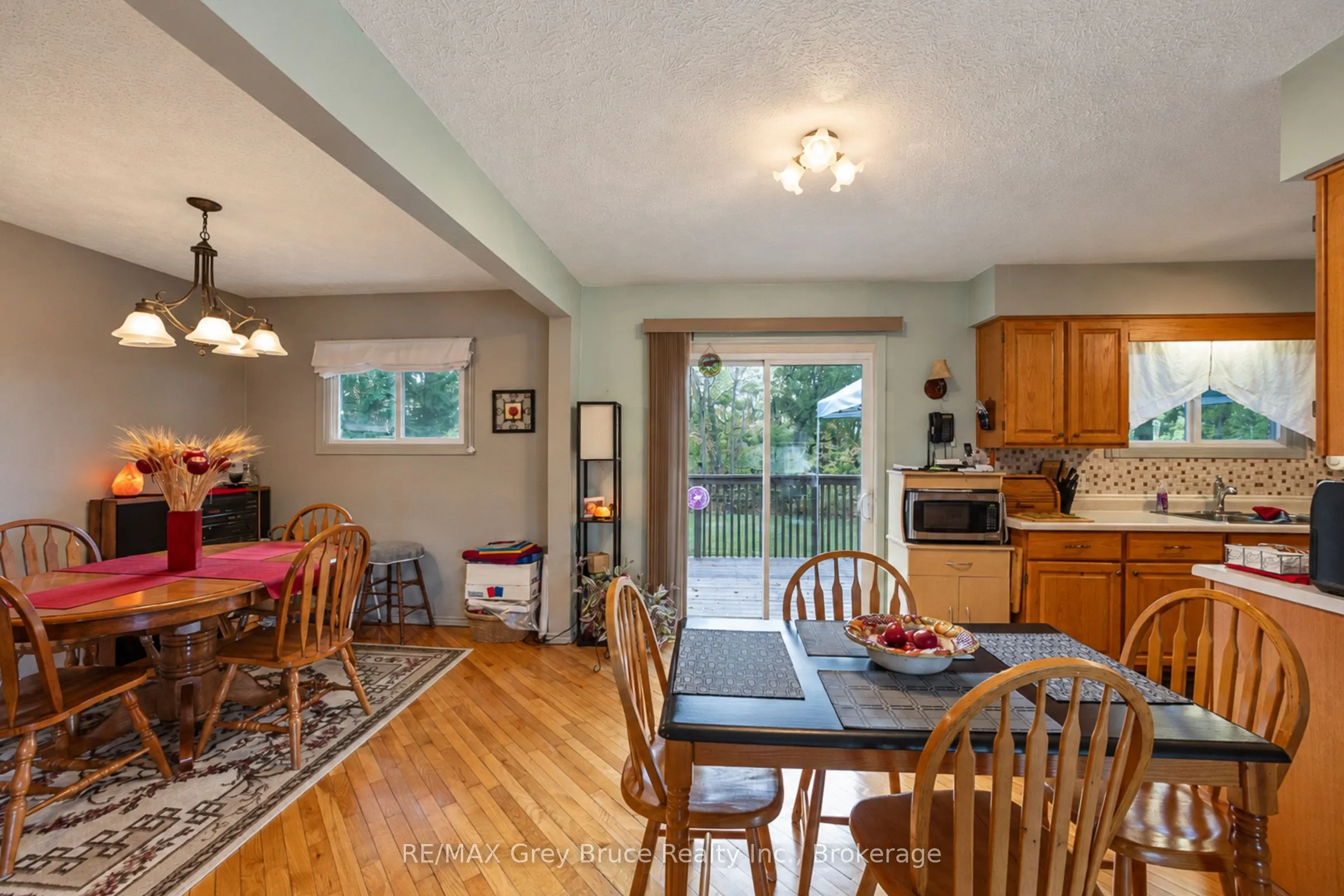 617 17th Street W