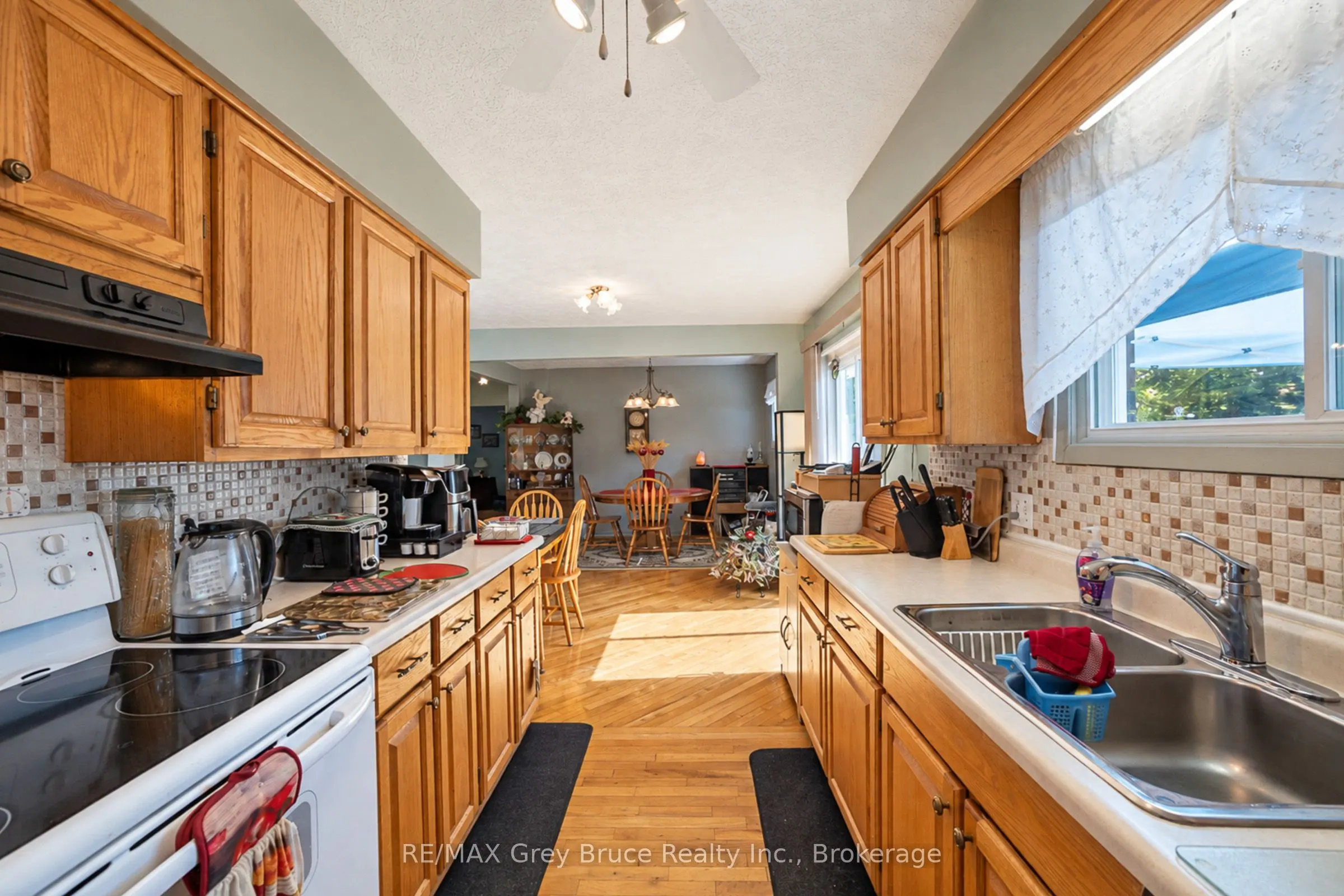 617 17th Street W