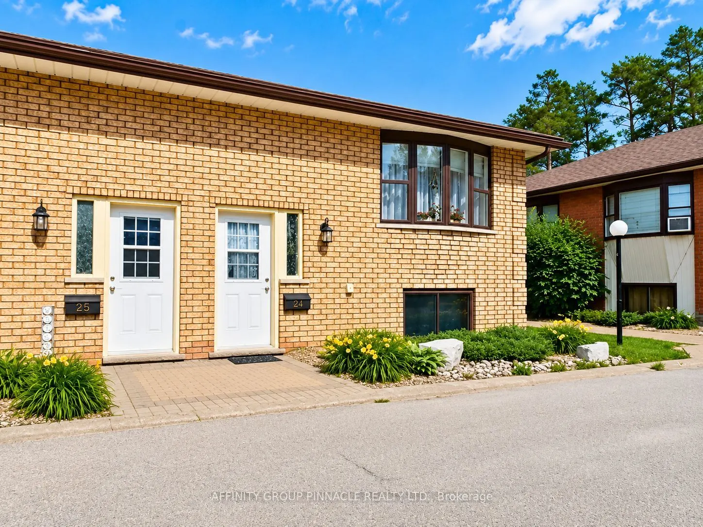 115 Mary Street W #24