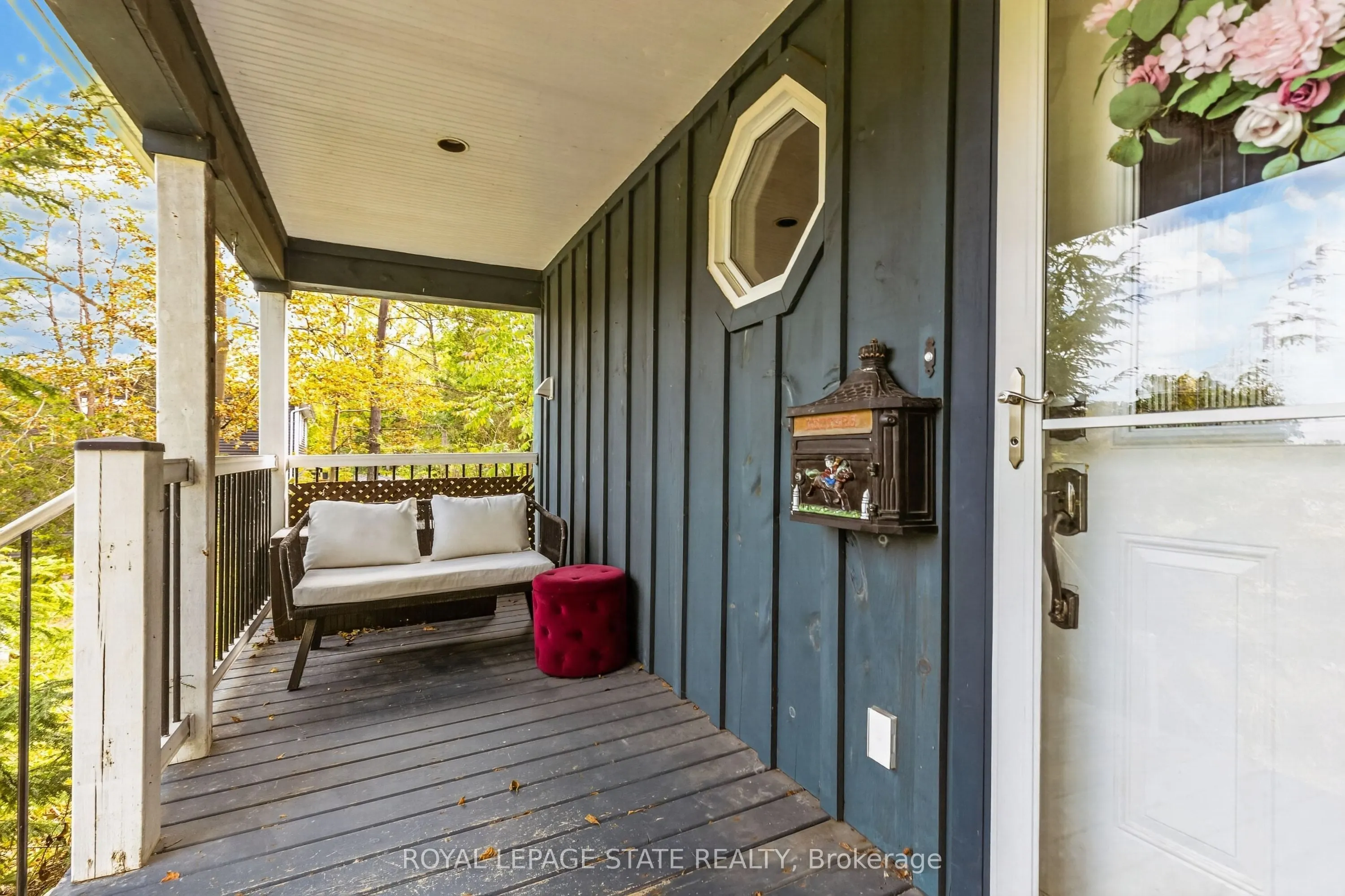 211 Main Street W