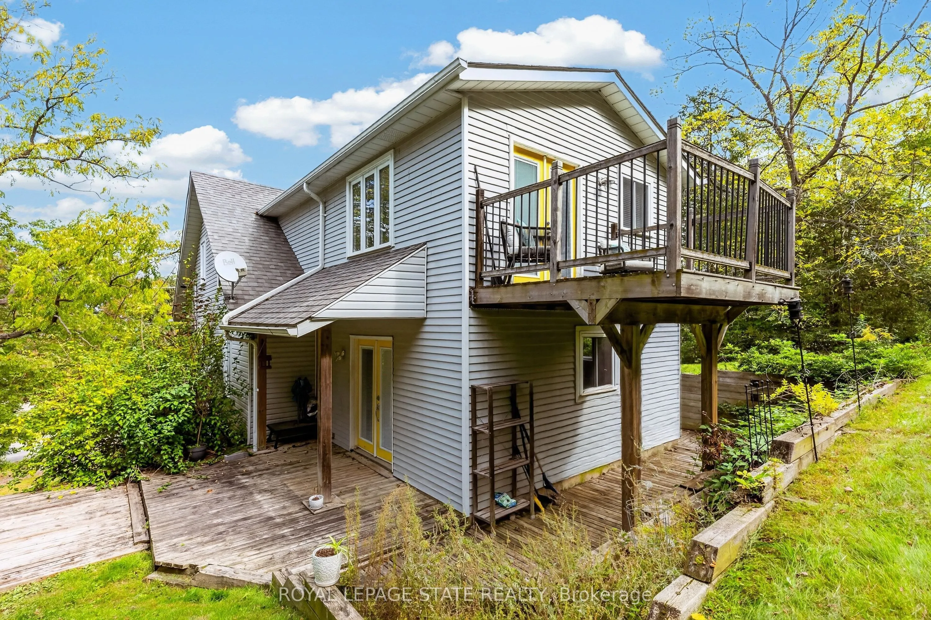 211 Main Street W