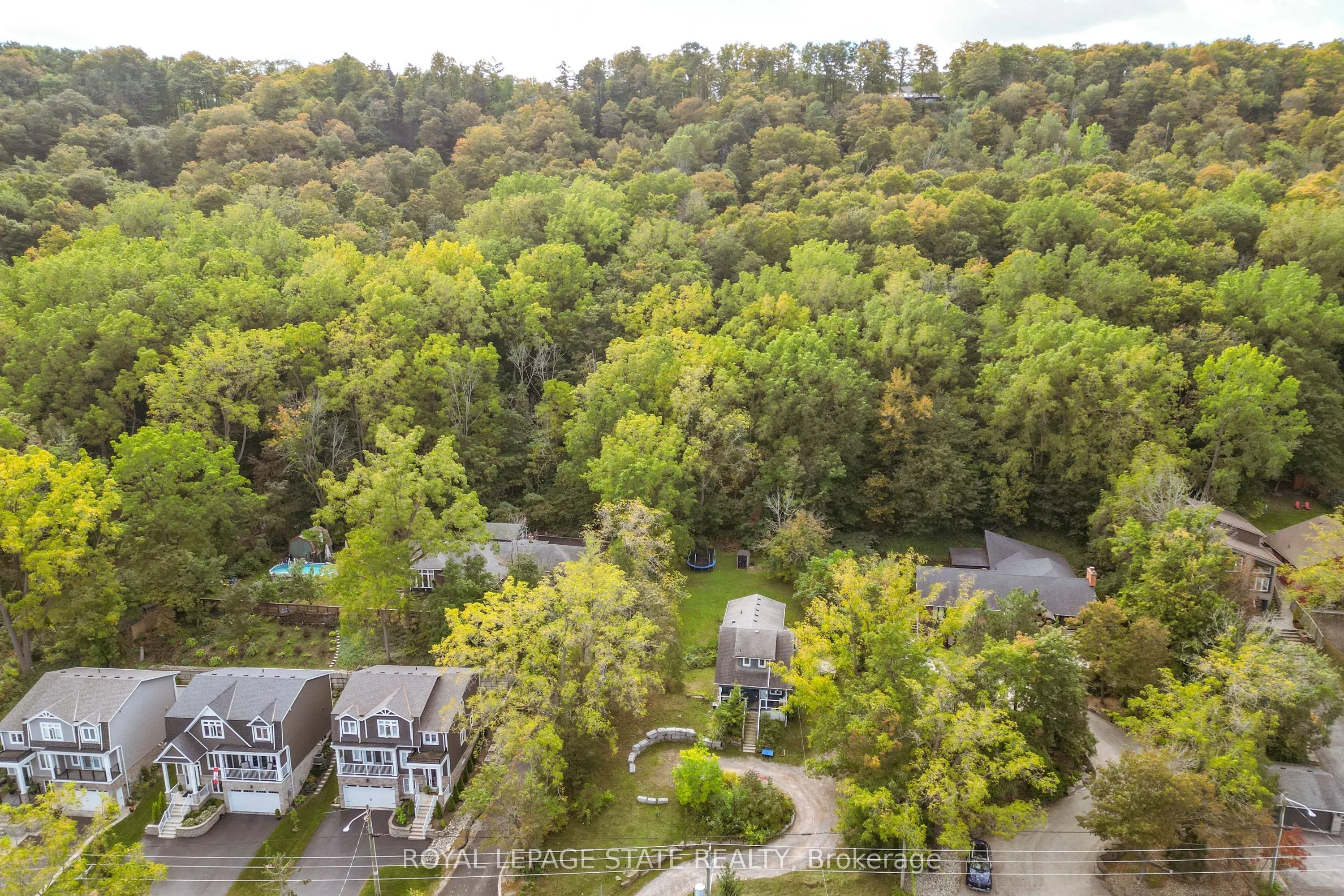211 Main Street W