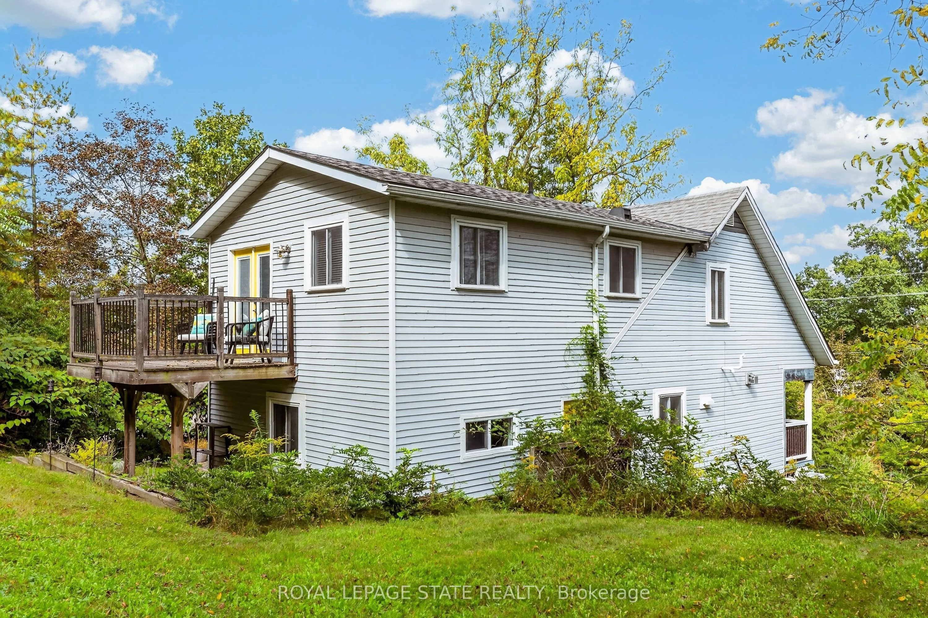 211 Main Street W