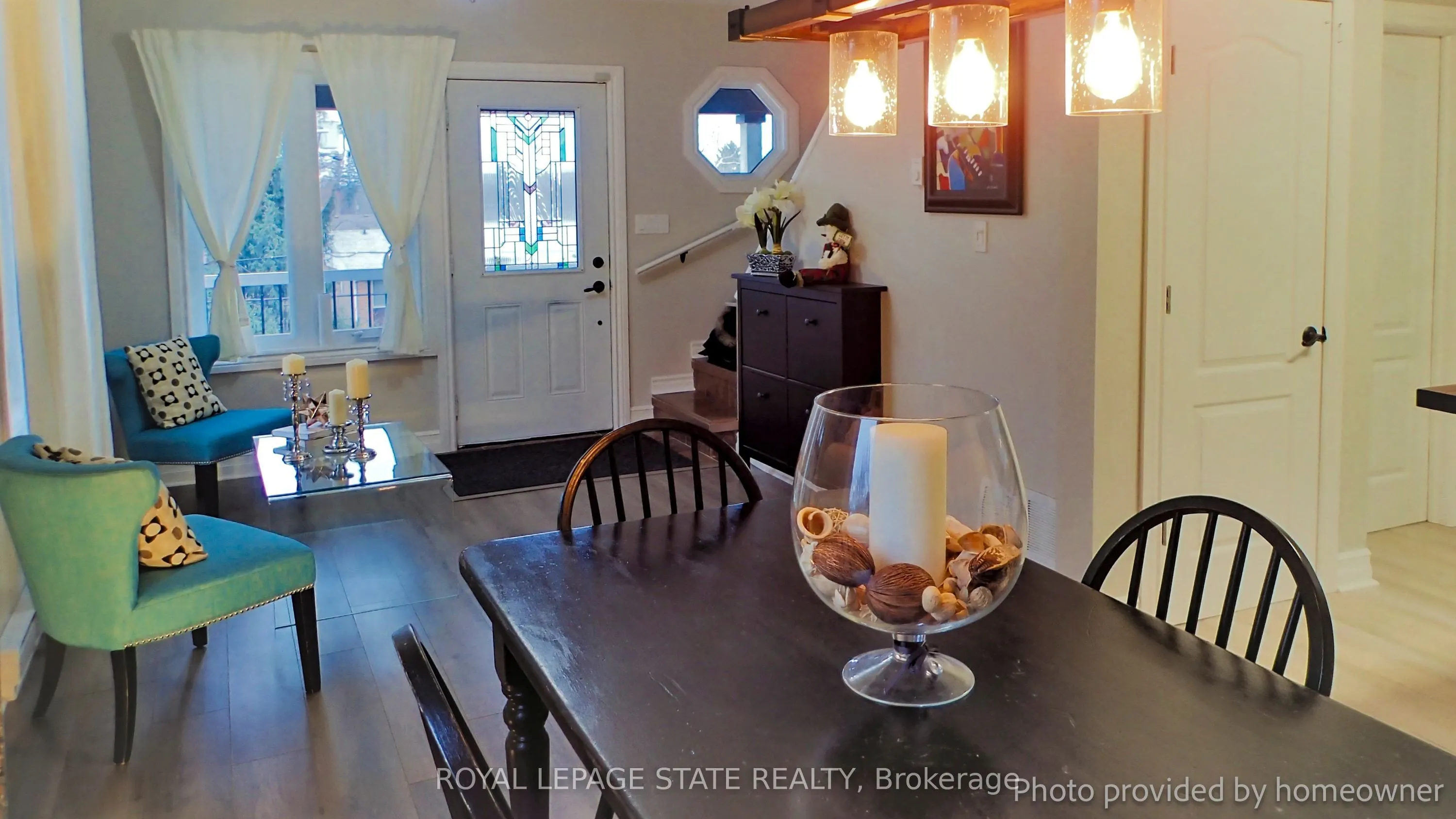211 Main Street W