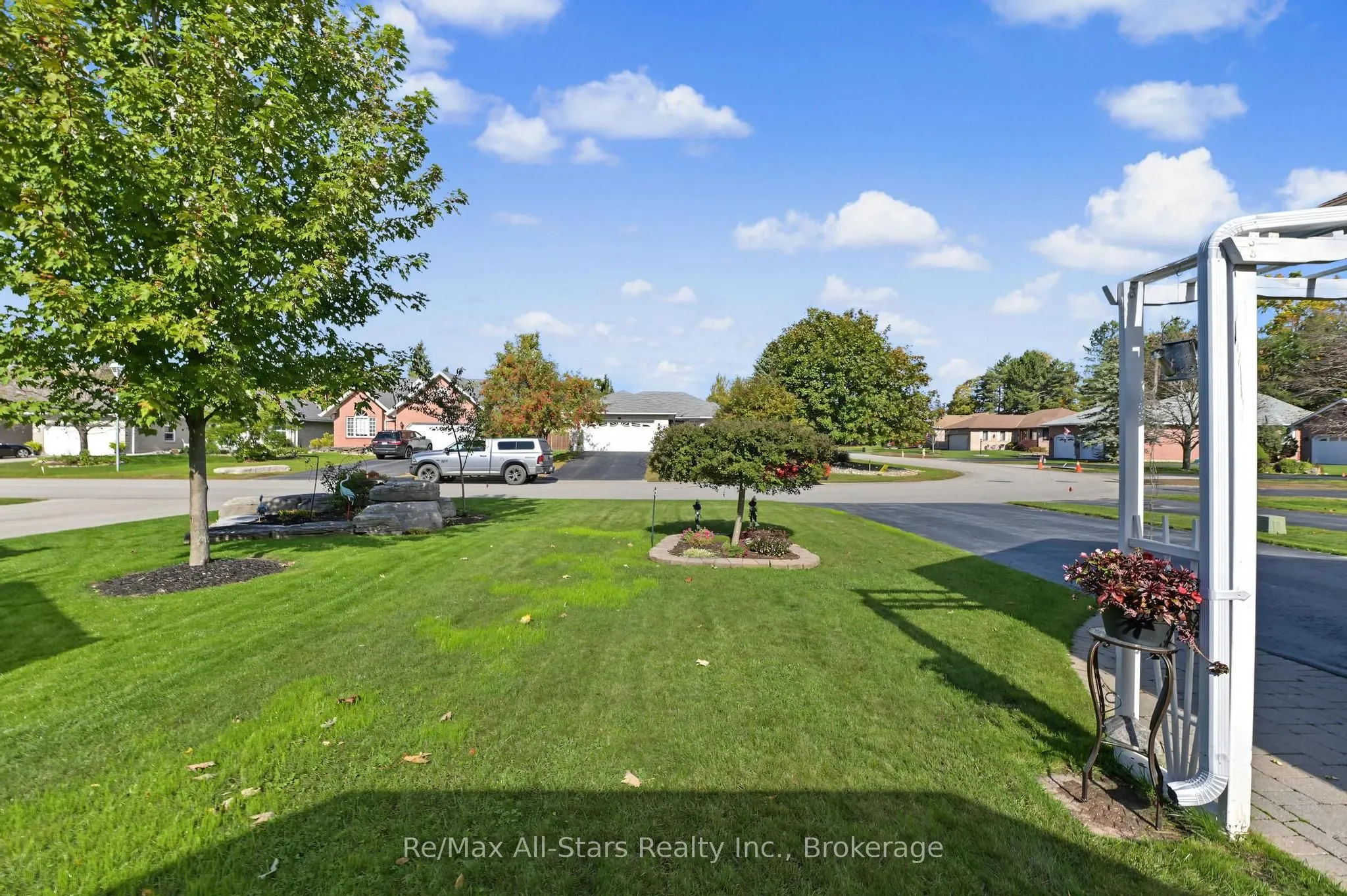 9 Hillview Drive