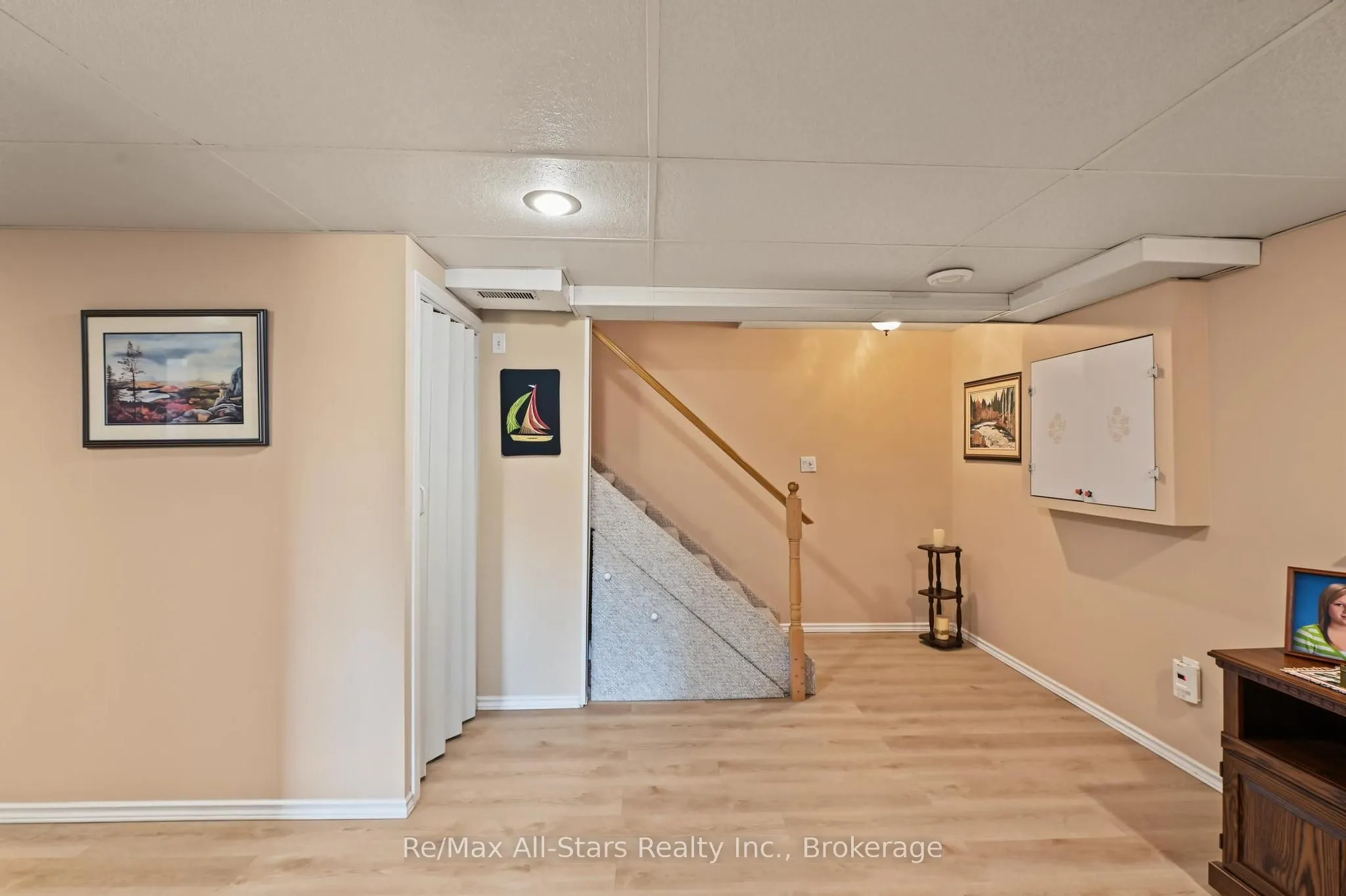 9 Hillview Drive
