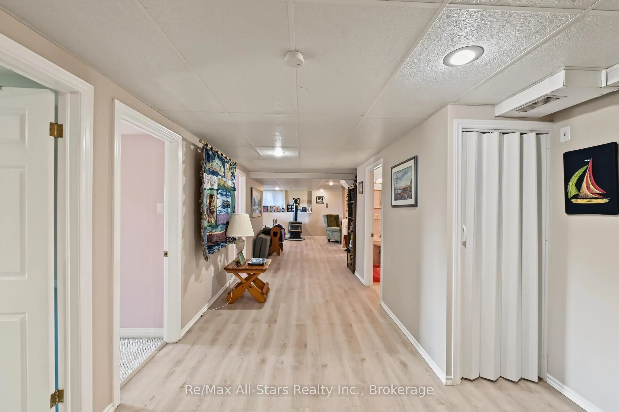 9 Hillview Drive