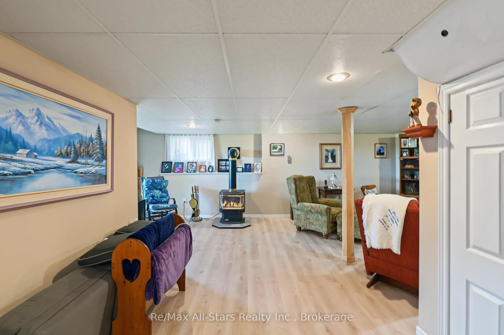 9 Hillview Drive