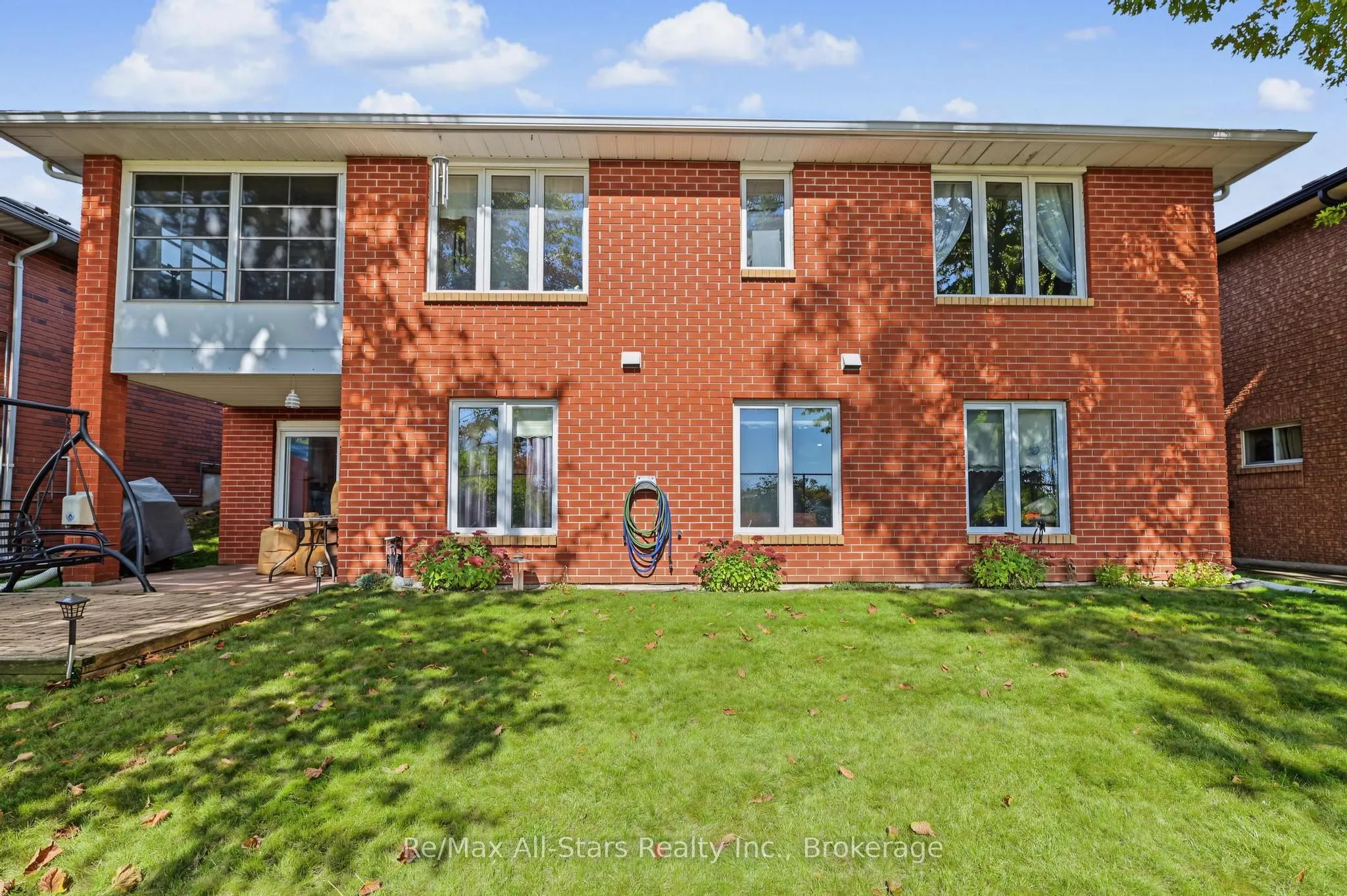 9 Hillview Drive