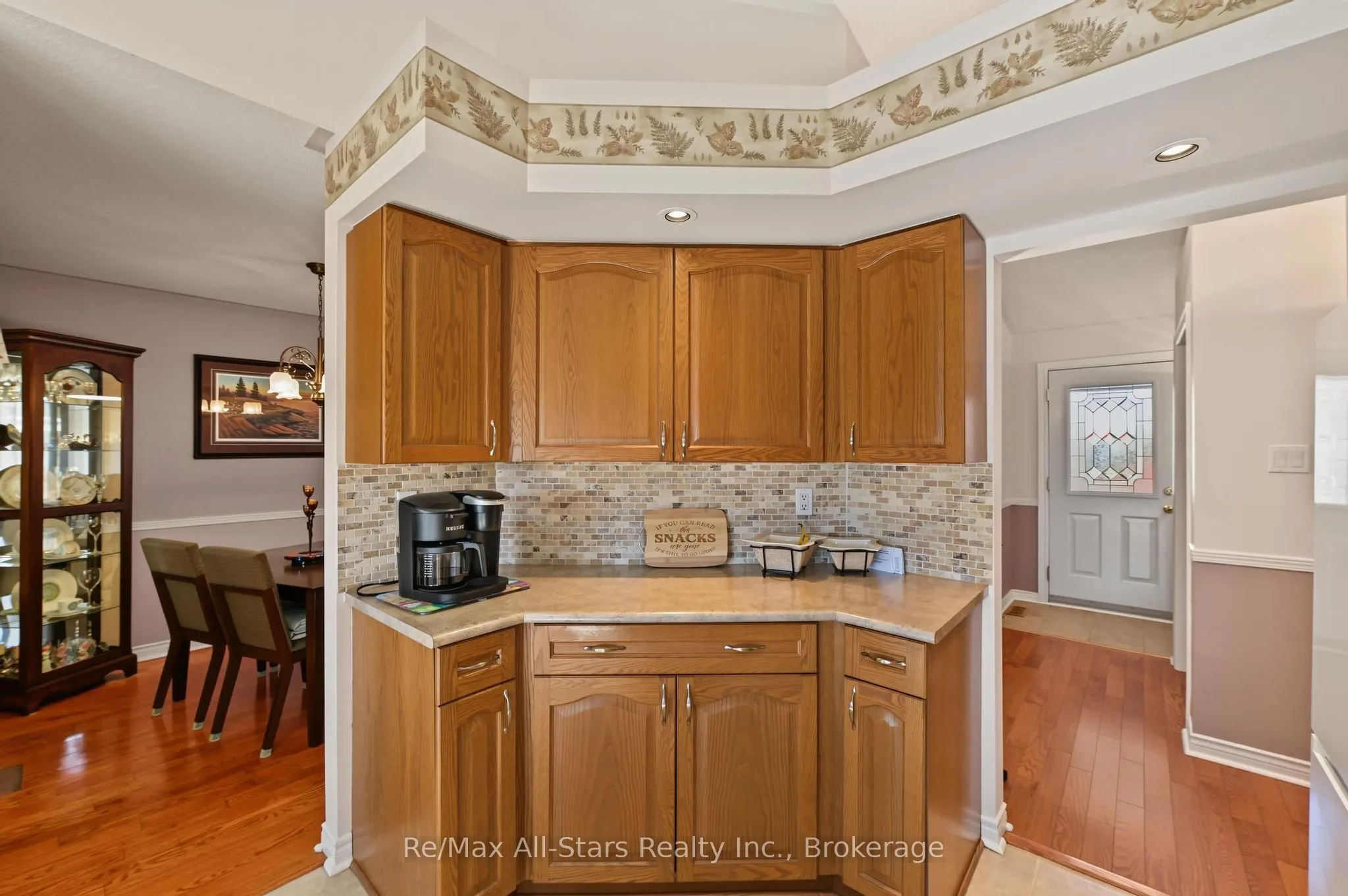 9 Hillview Drive