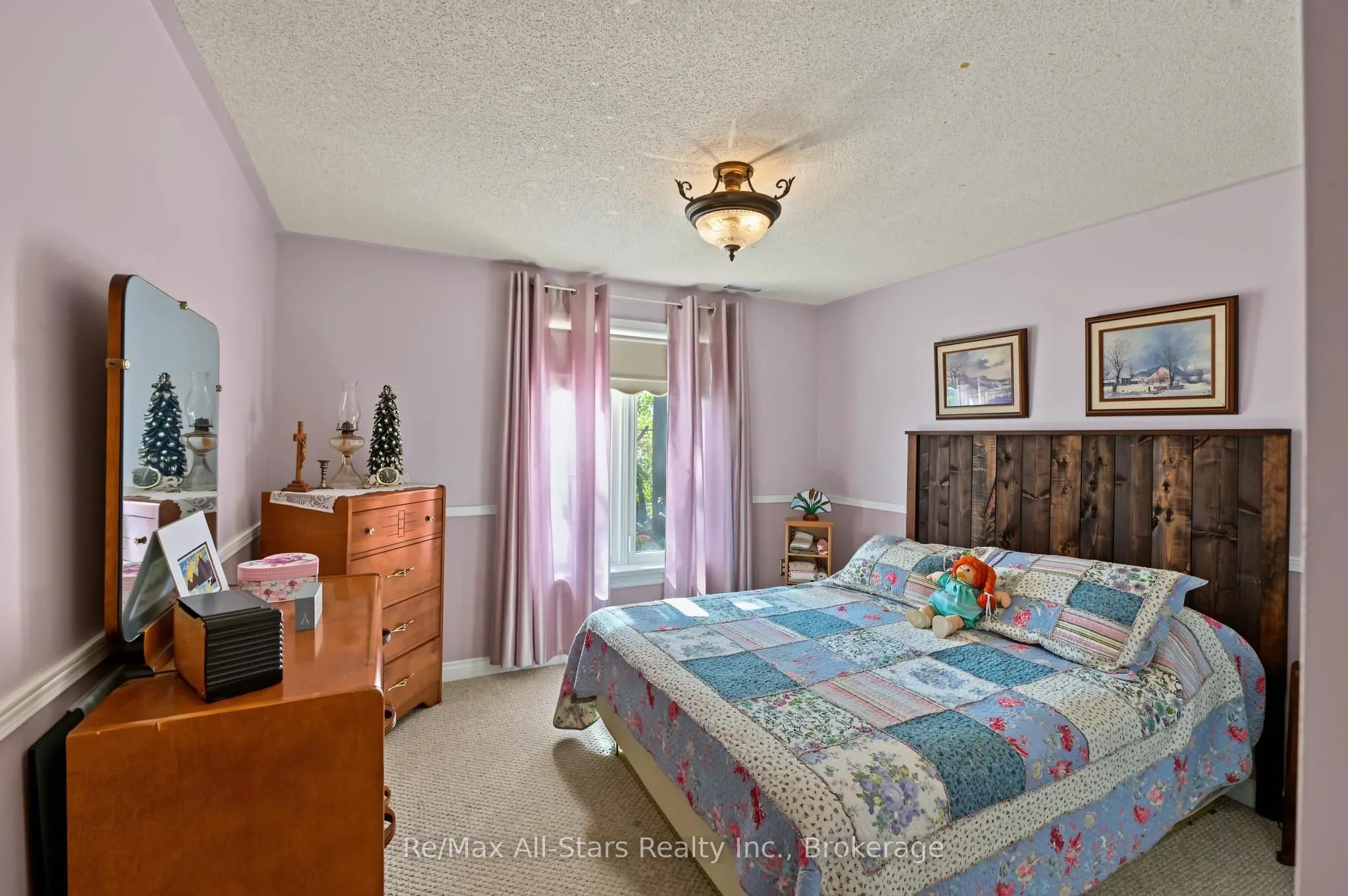9 Hillview Drive