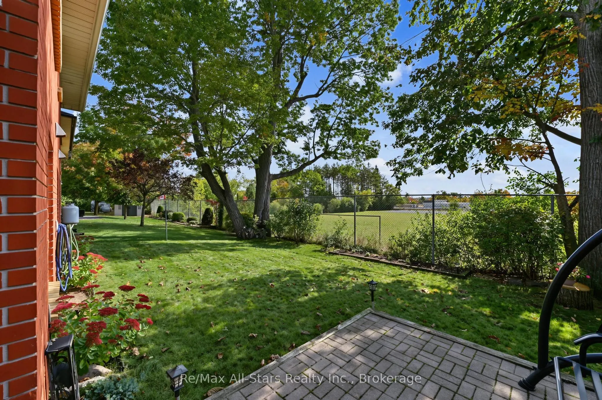 9 Hillview Drive