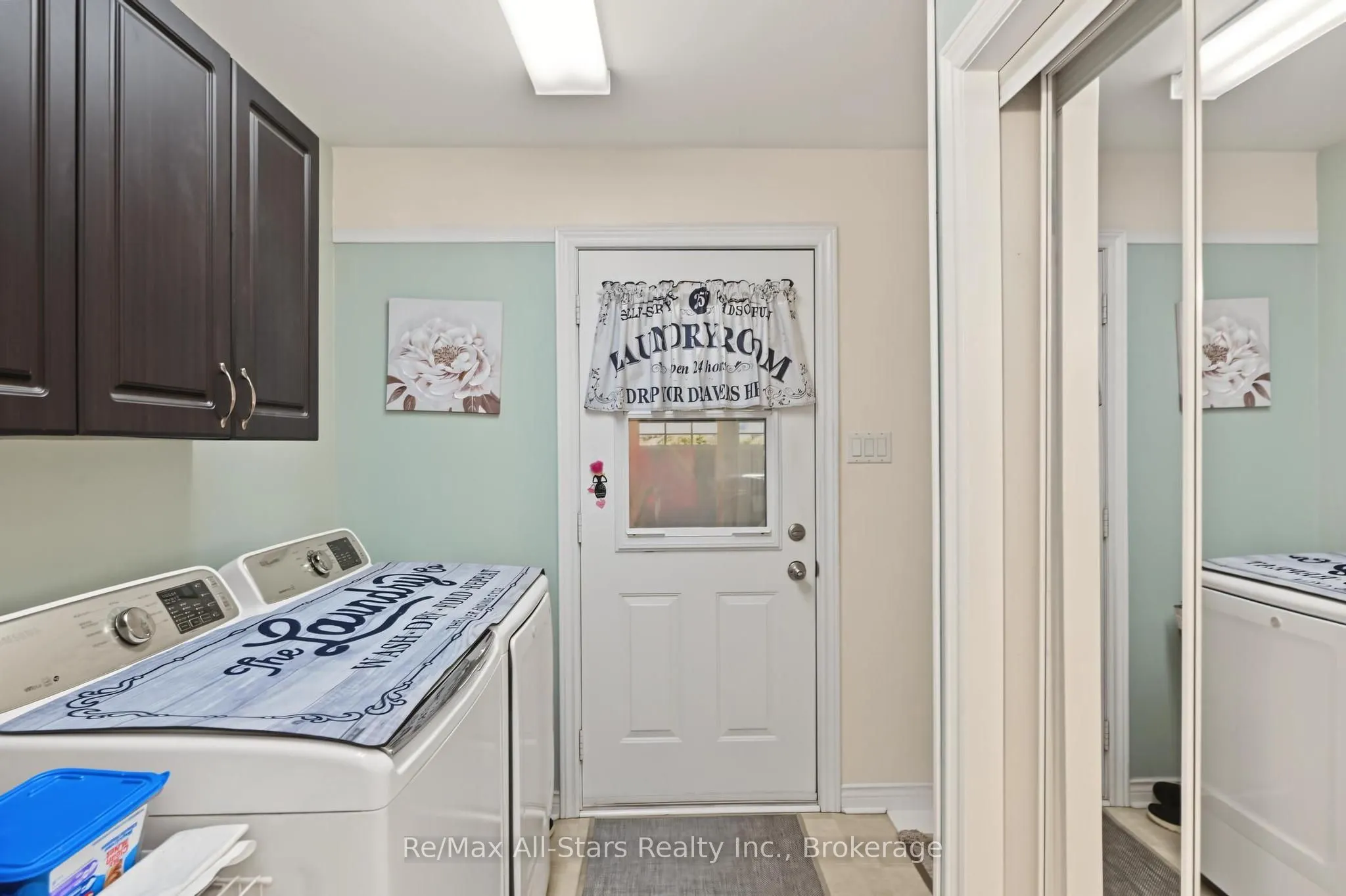 9 Hillview Drive