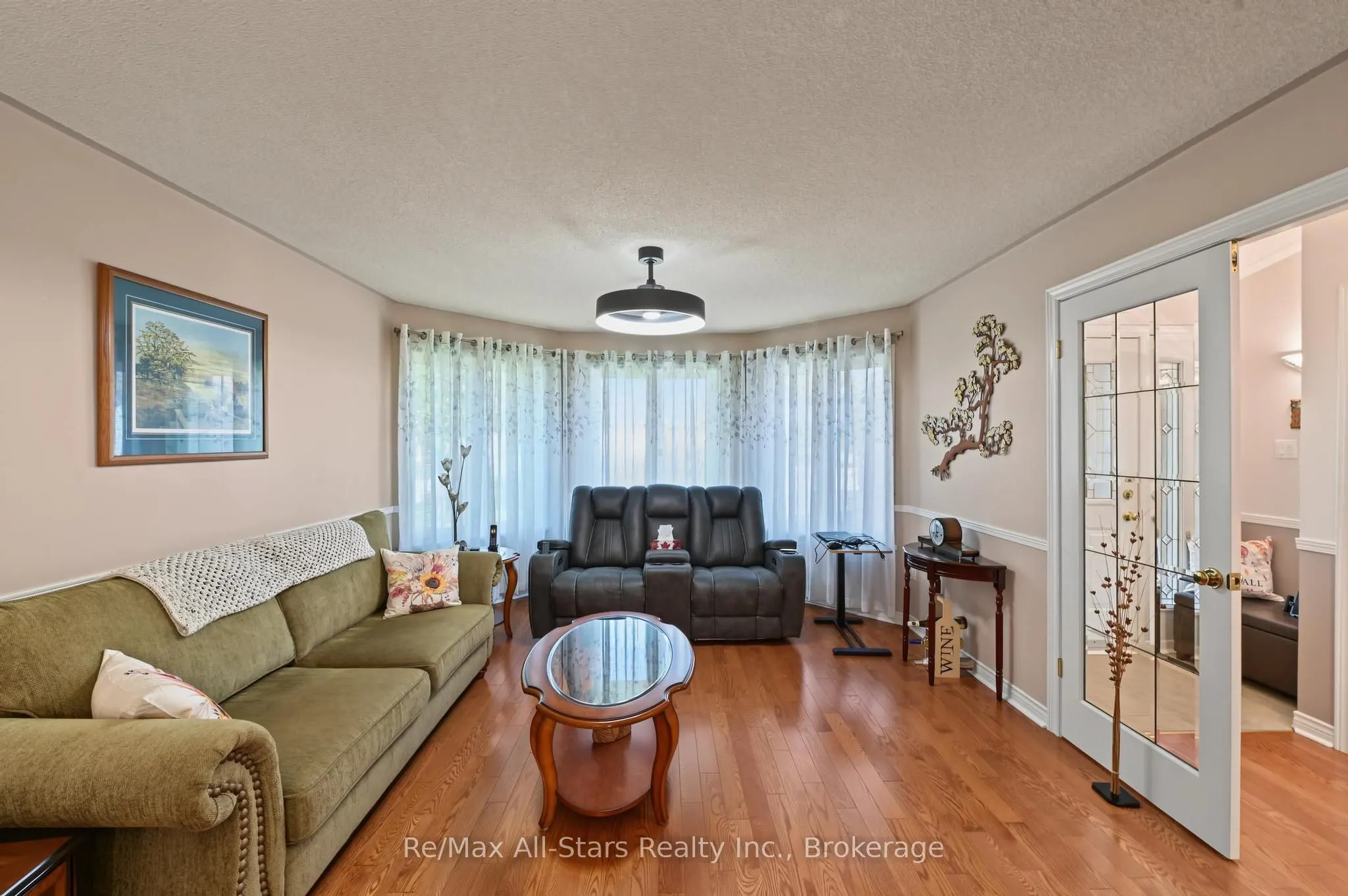 9 Hillview Drive