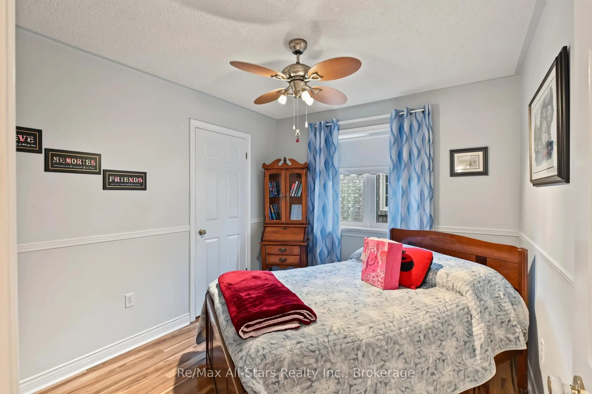 9 Hillview Drive