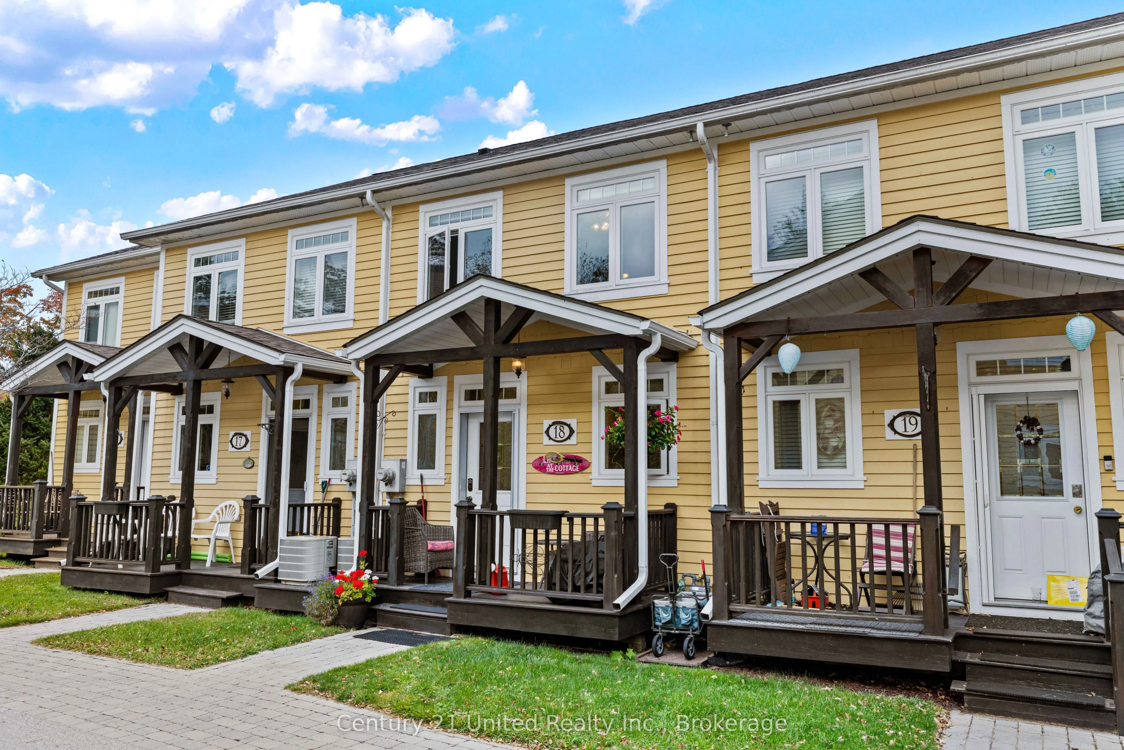 1579 Anstruther Lake Road #18