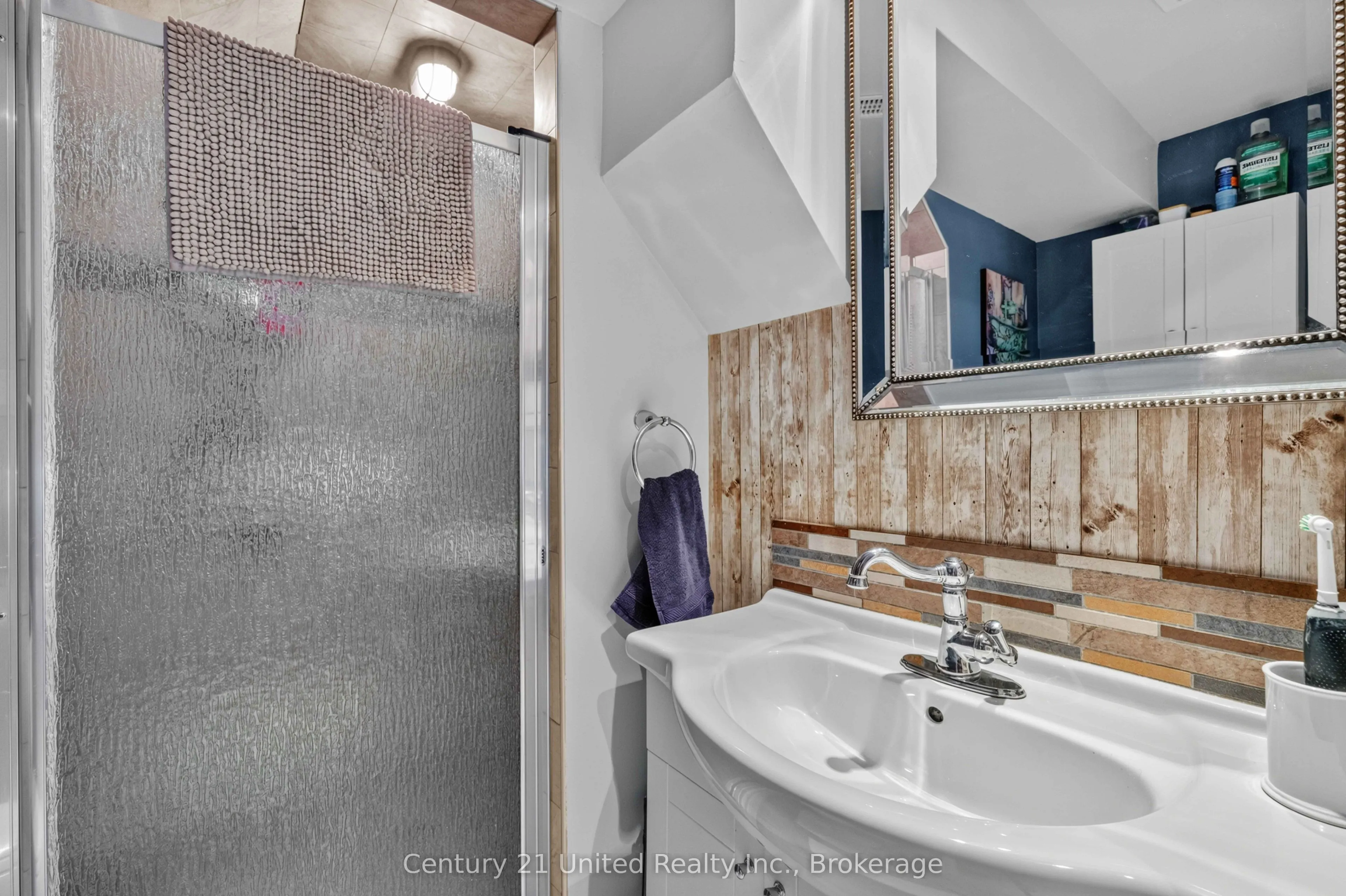 1579 Anstruther Lake Road #18