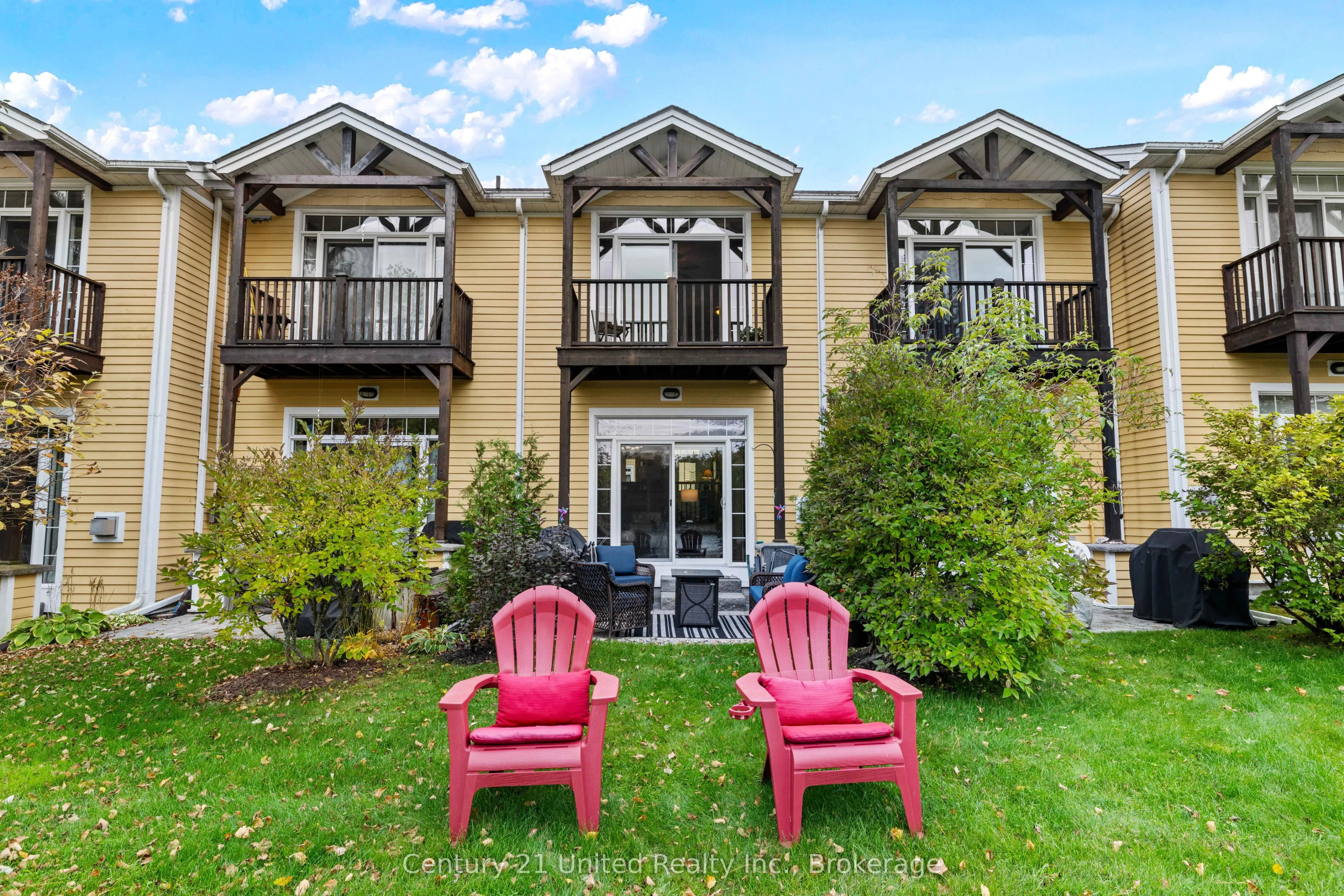 1579 Anstruther Lake Road #18