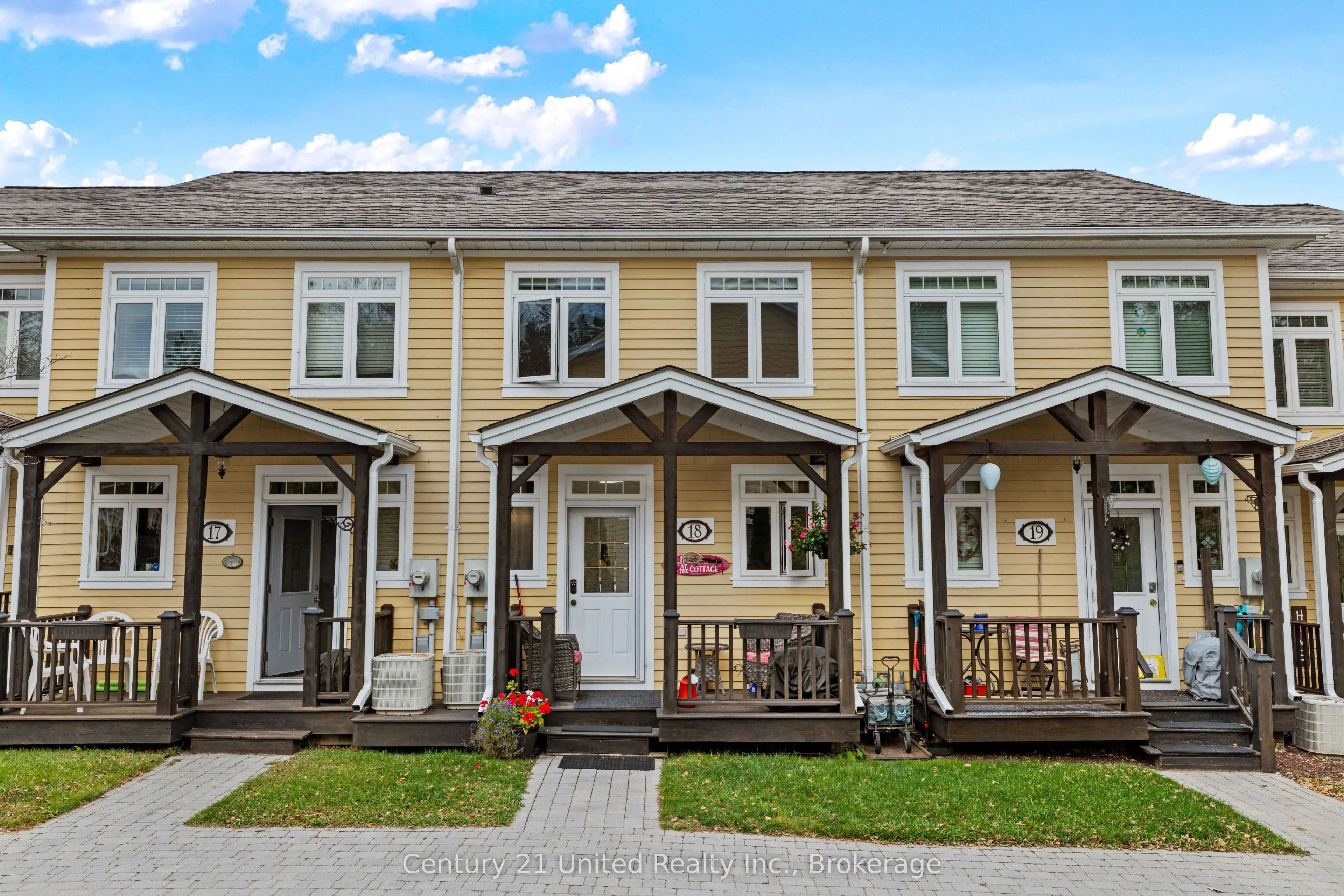 1579 Anstruther Lake Road #18