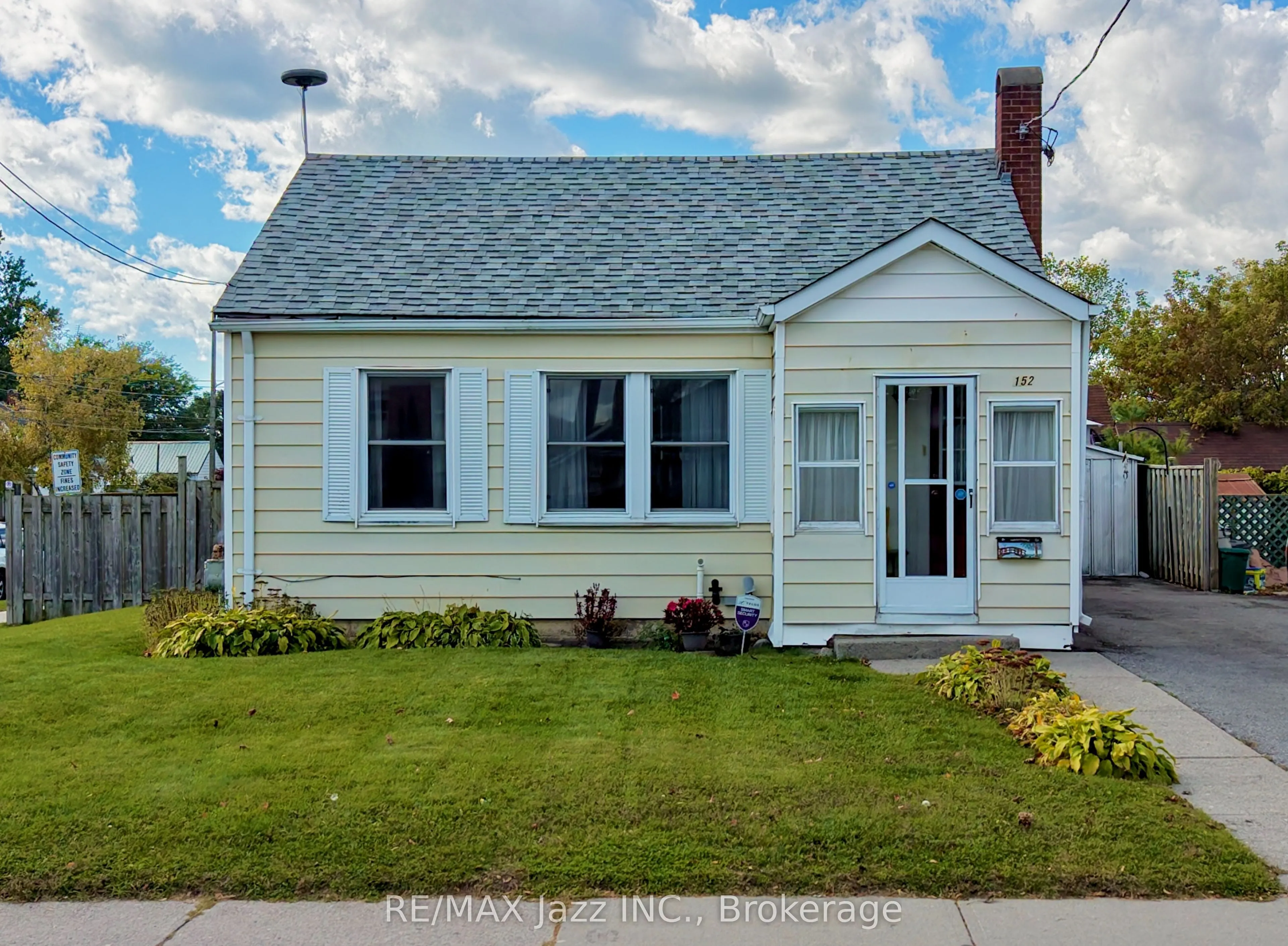 152 Victoria Street N