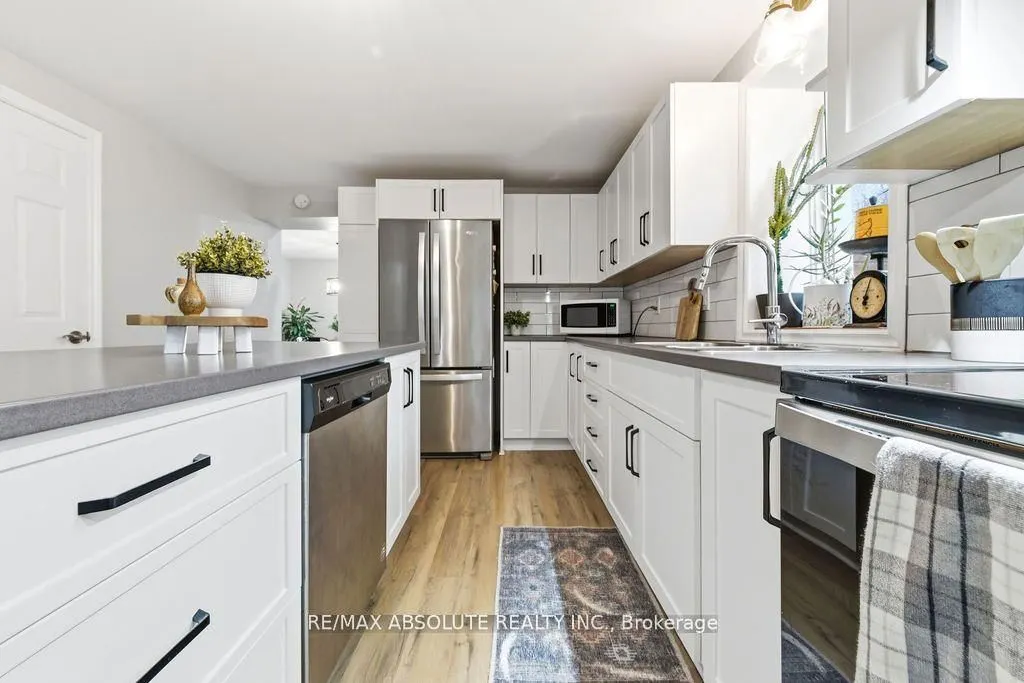 132 Edward Street S
