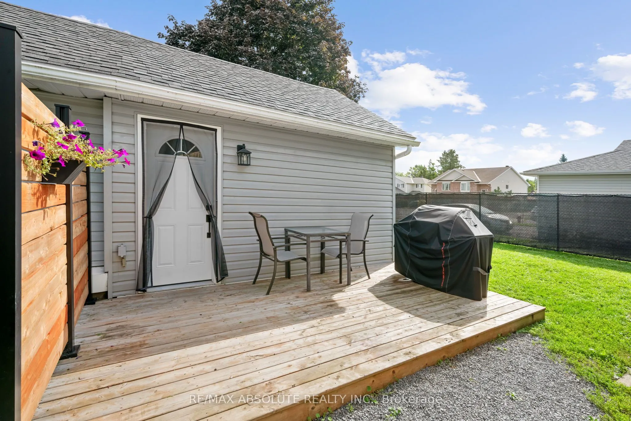 132 Edward Street S