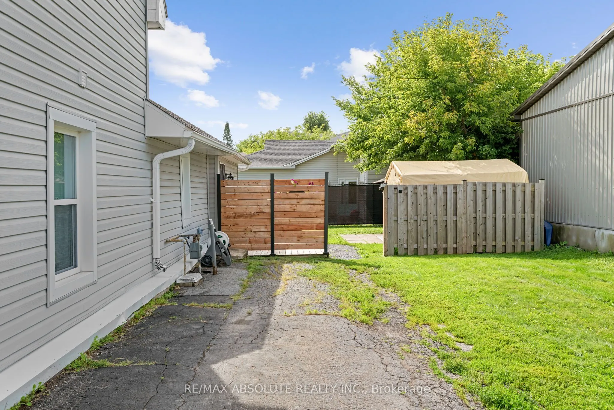 132 Edward Street S