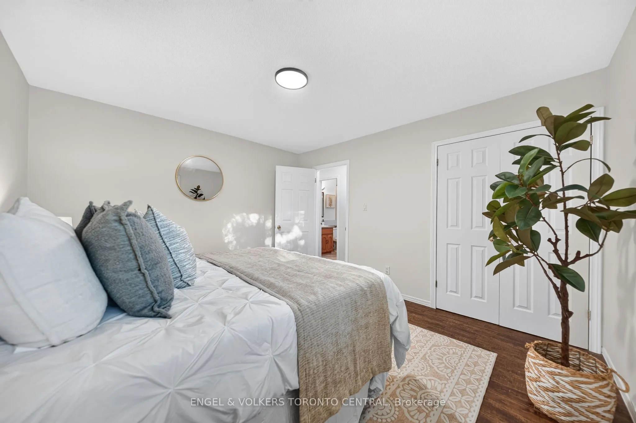 31 Mulberry Lane