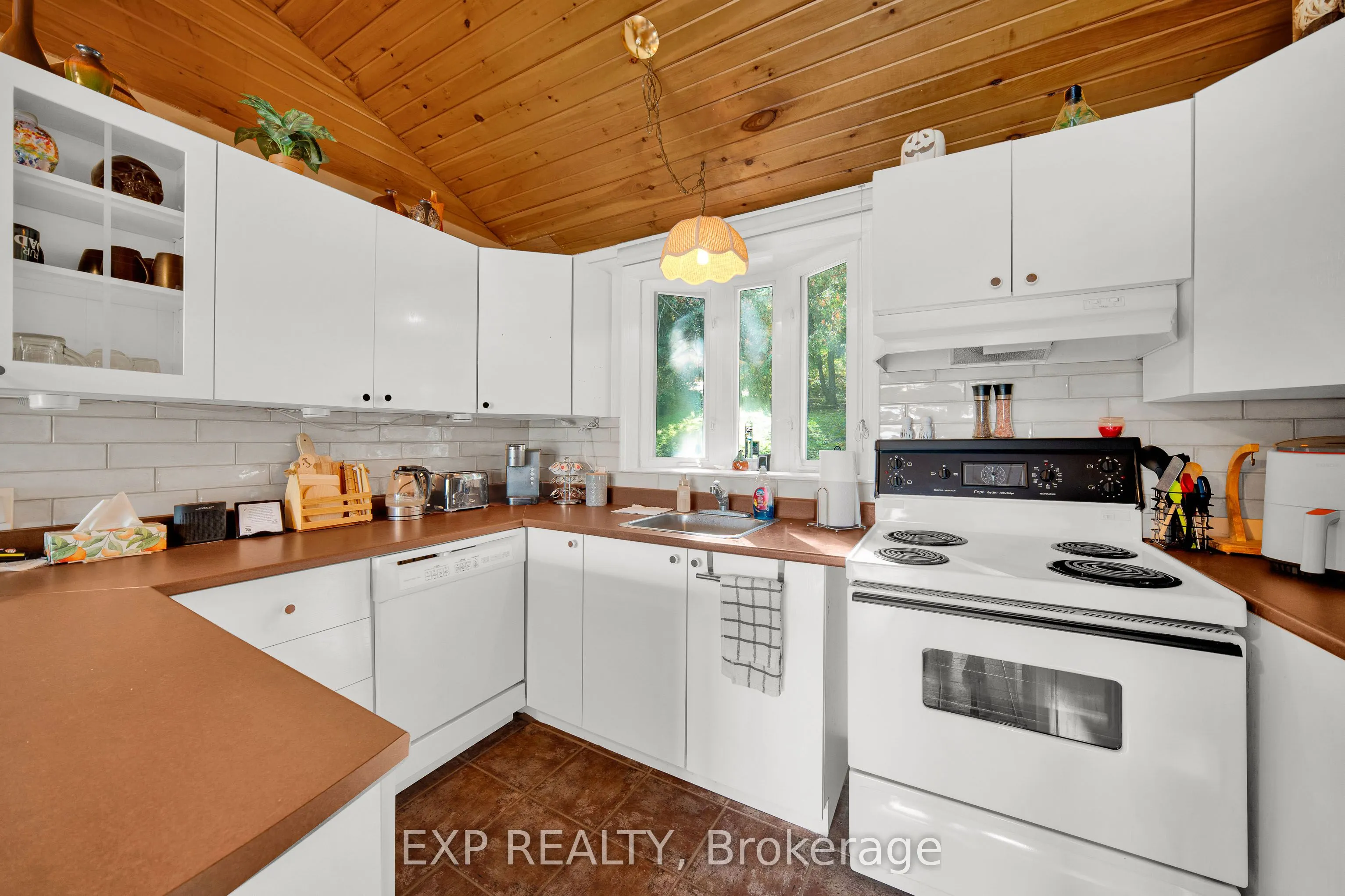 4664 Northwoods Drive