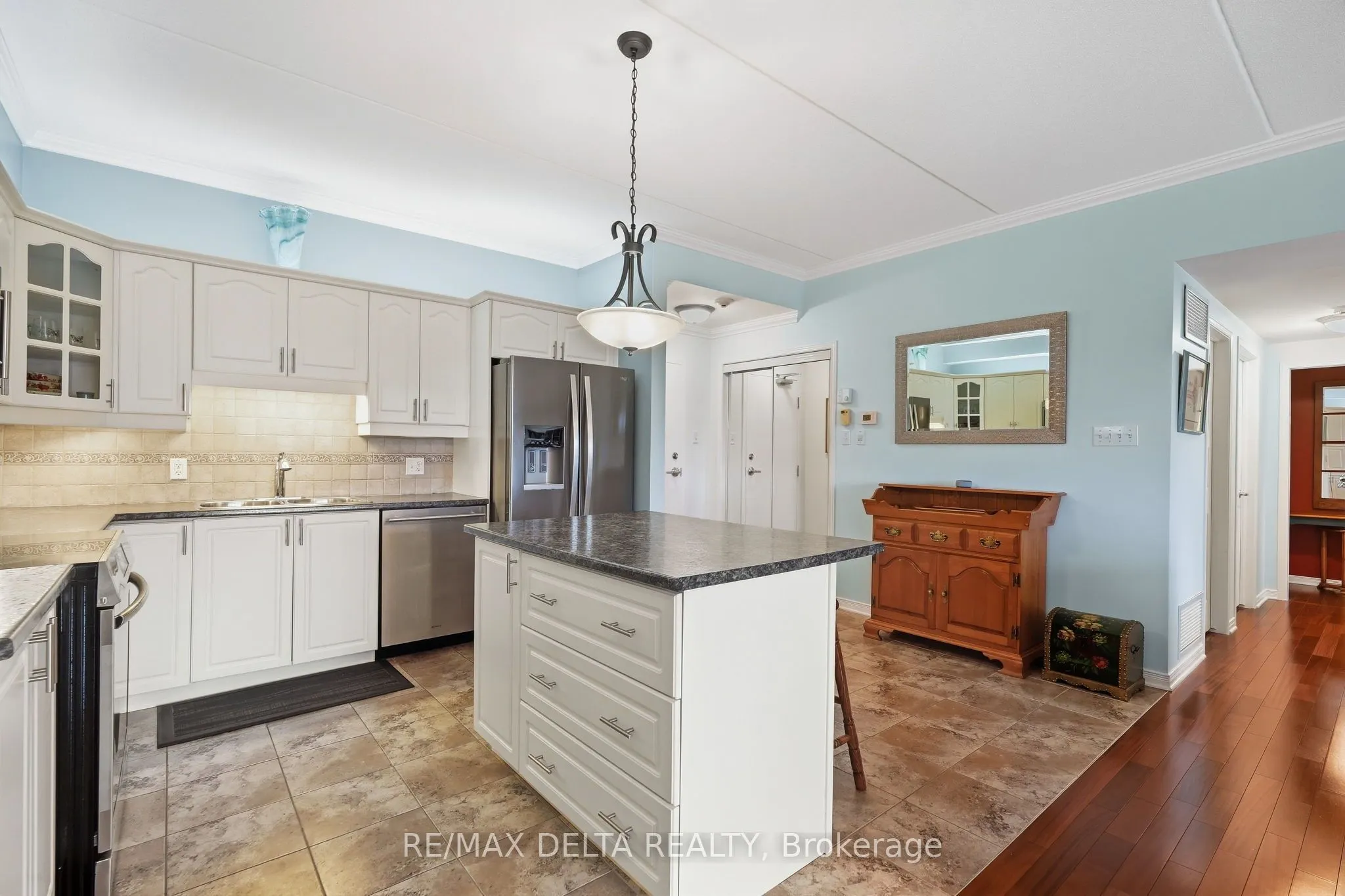 2360 Albert Street #303