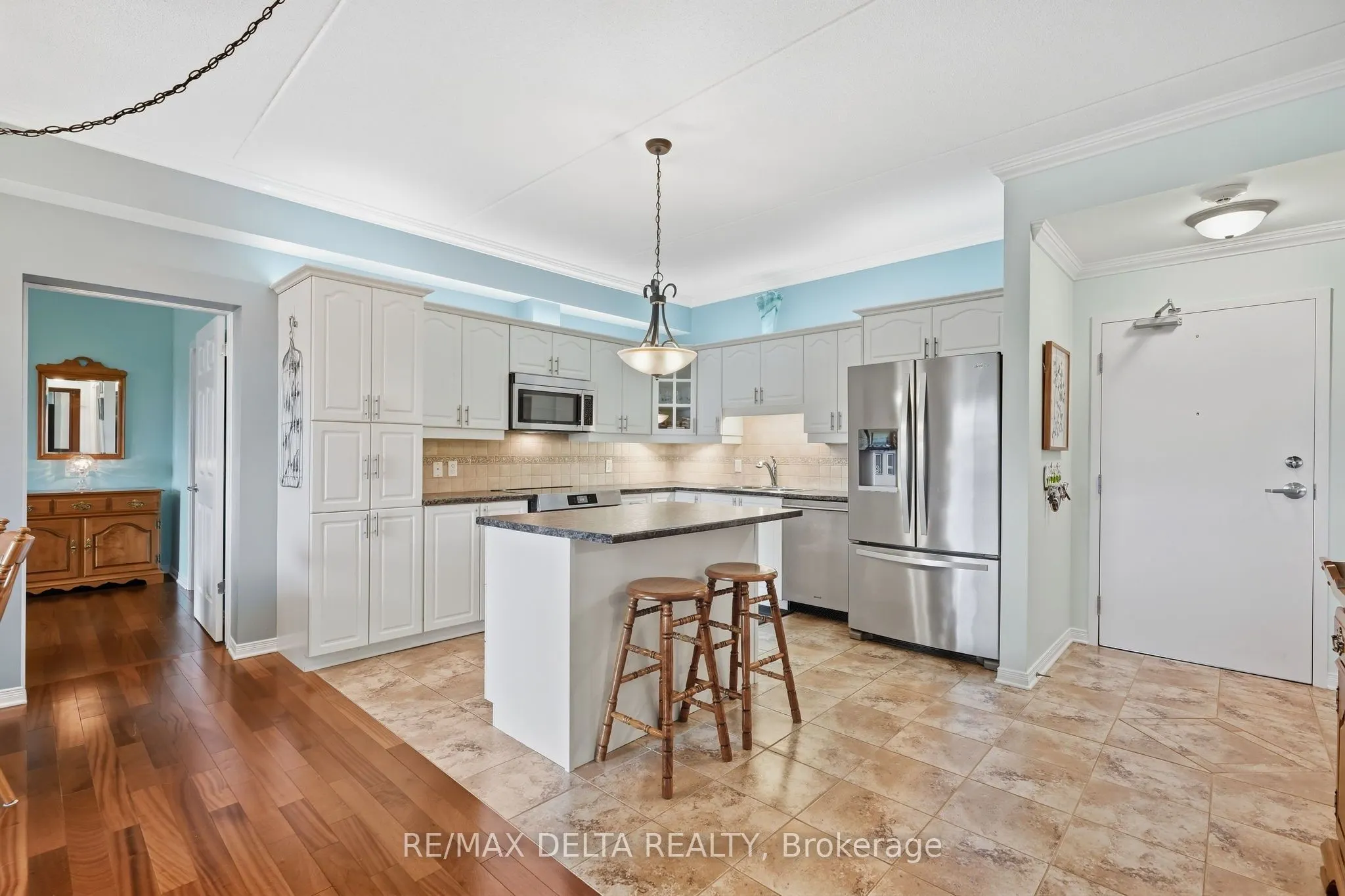 2360 Albert Street #303