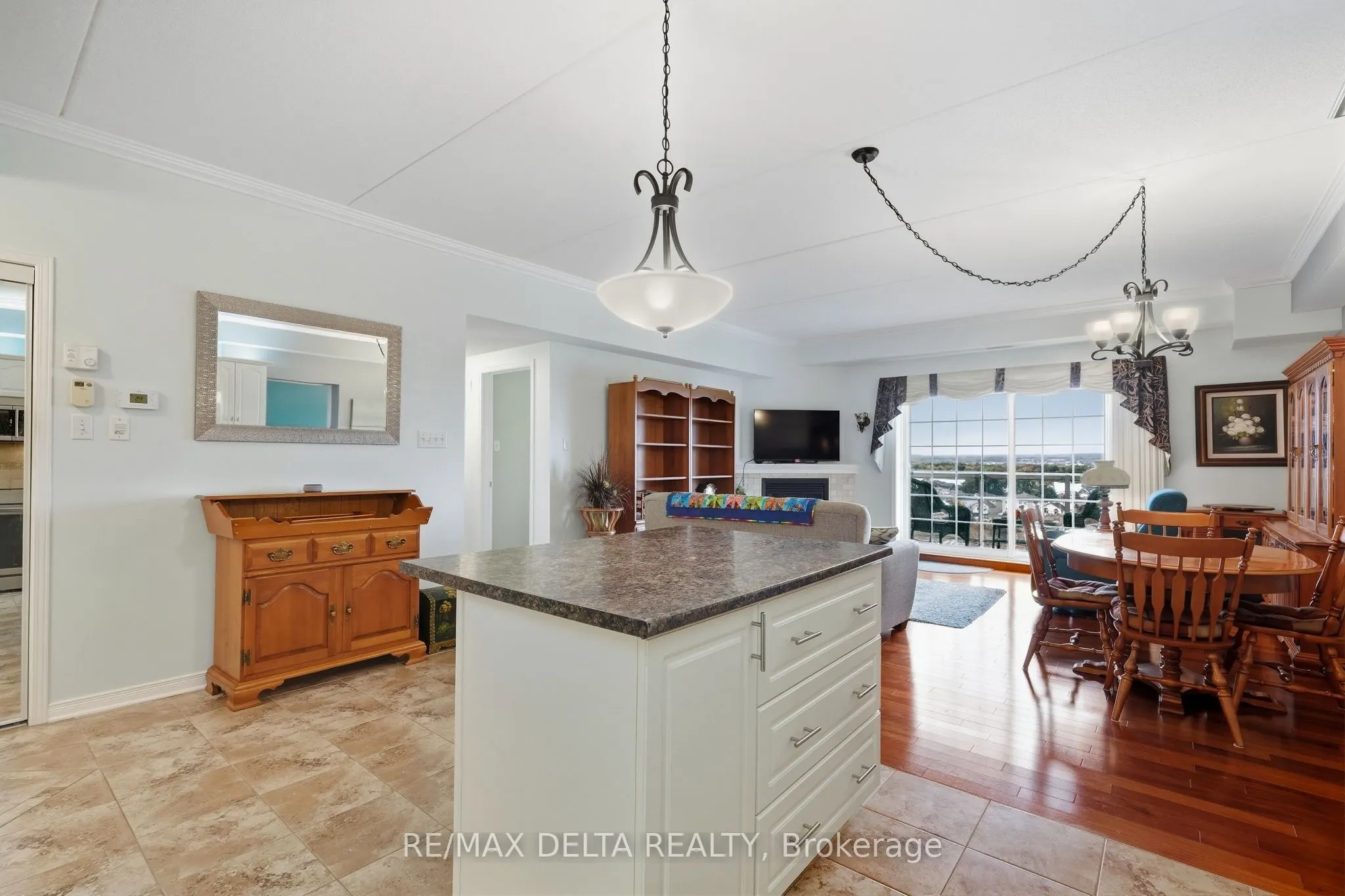2360 Albert Street #303