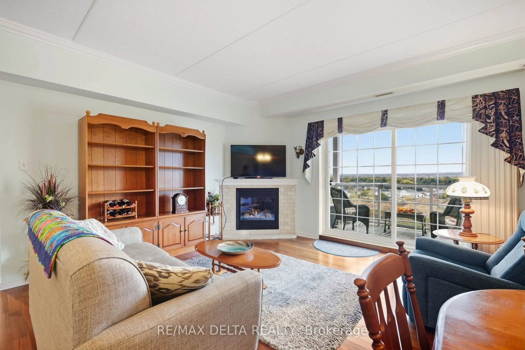 2360 Albert Street #303
