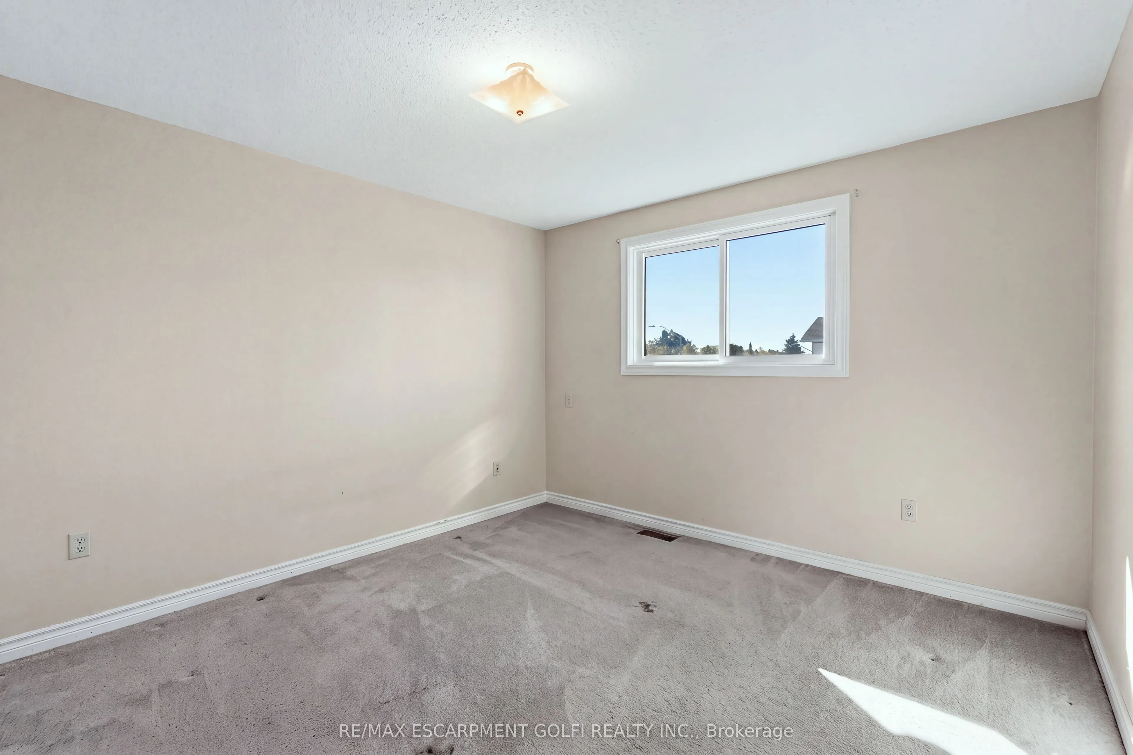 106 Como Place