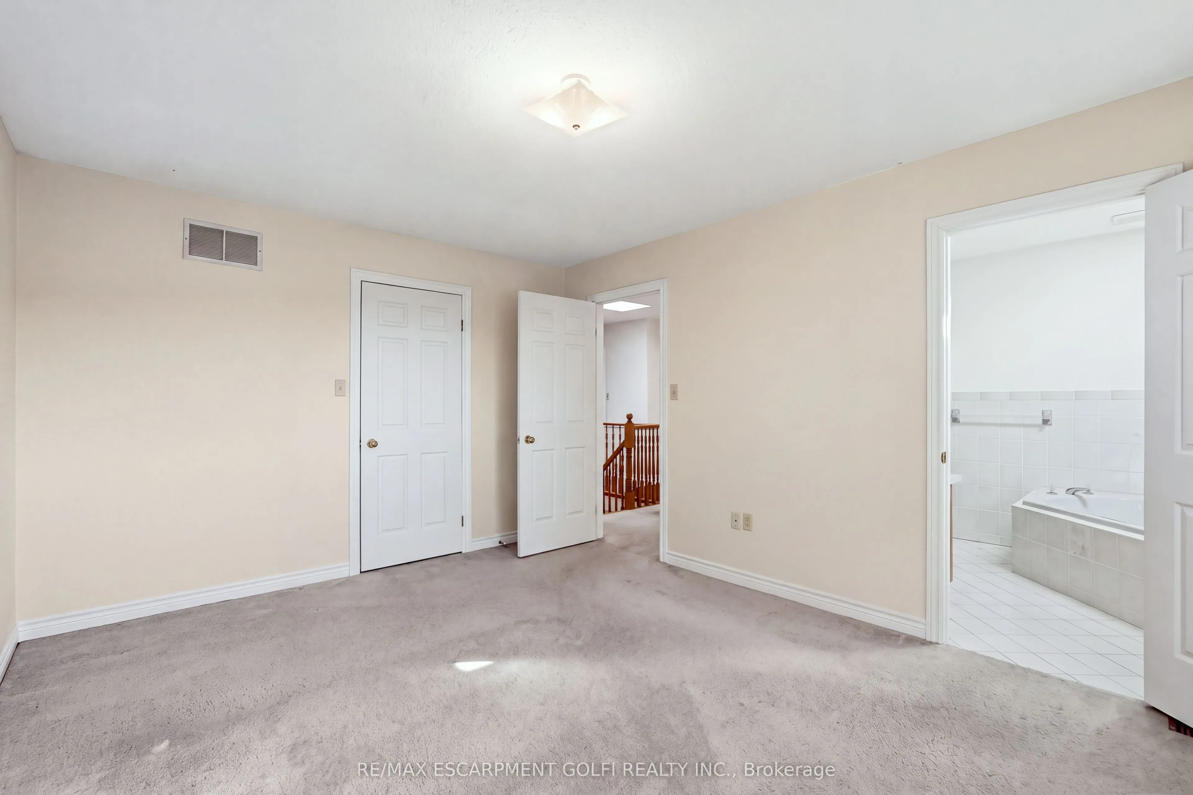 106 Como Place