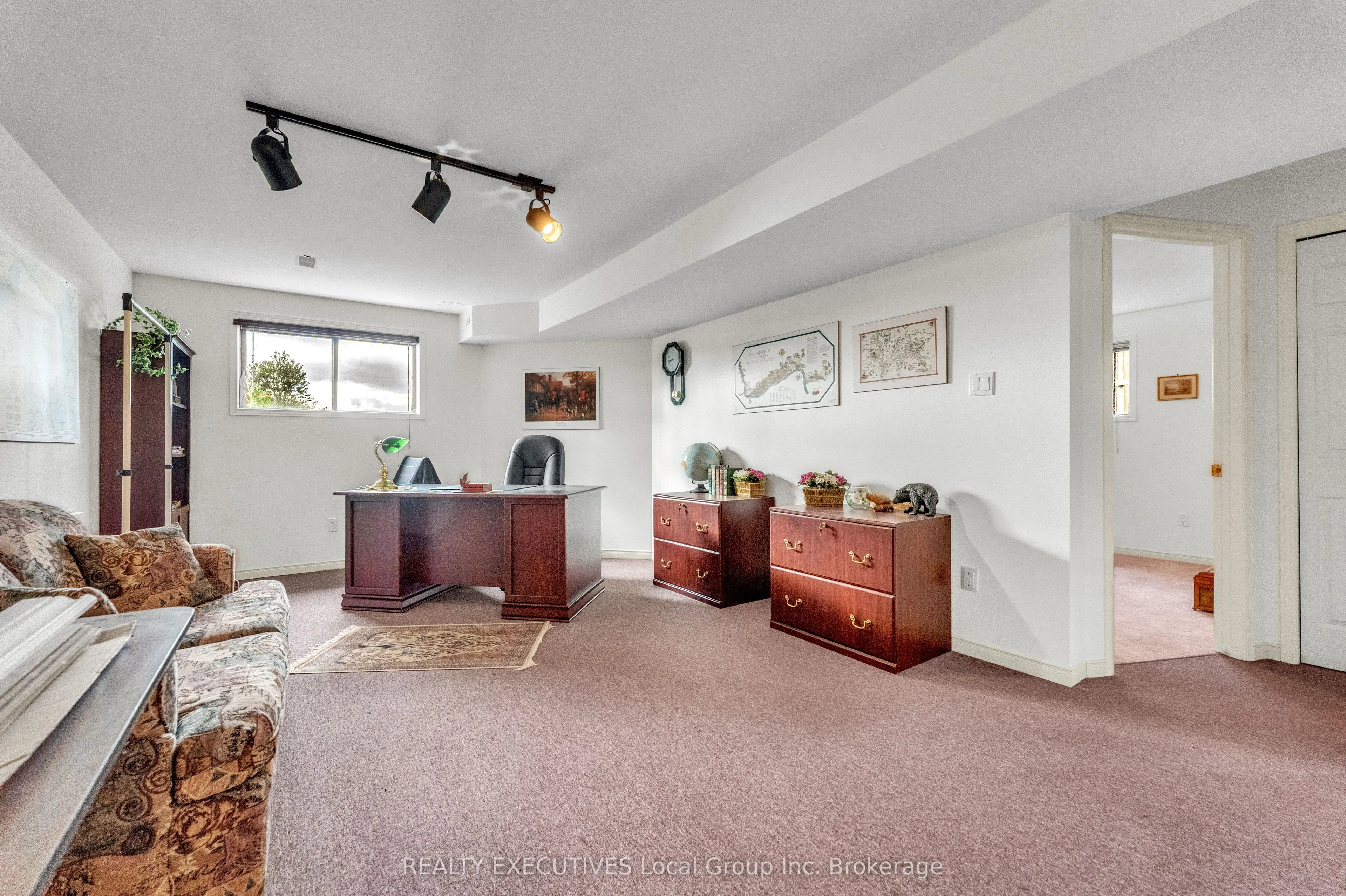685 Main Street S