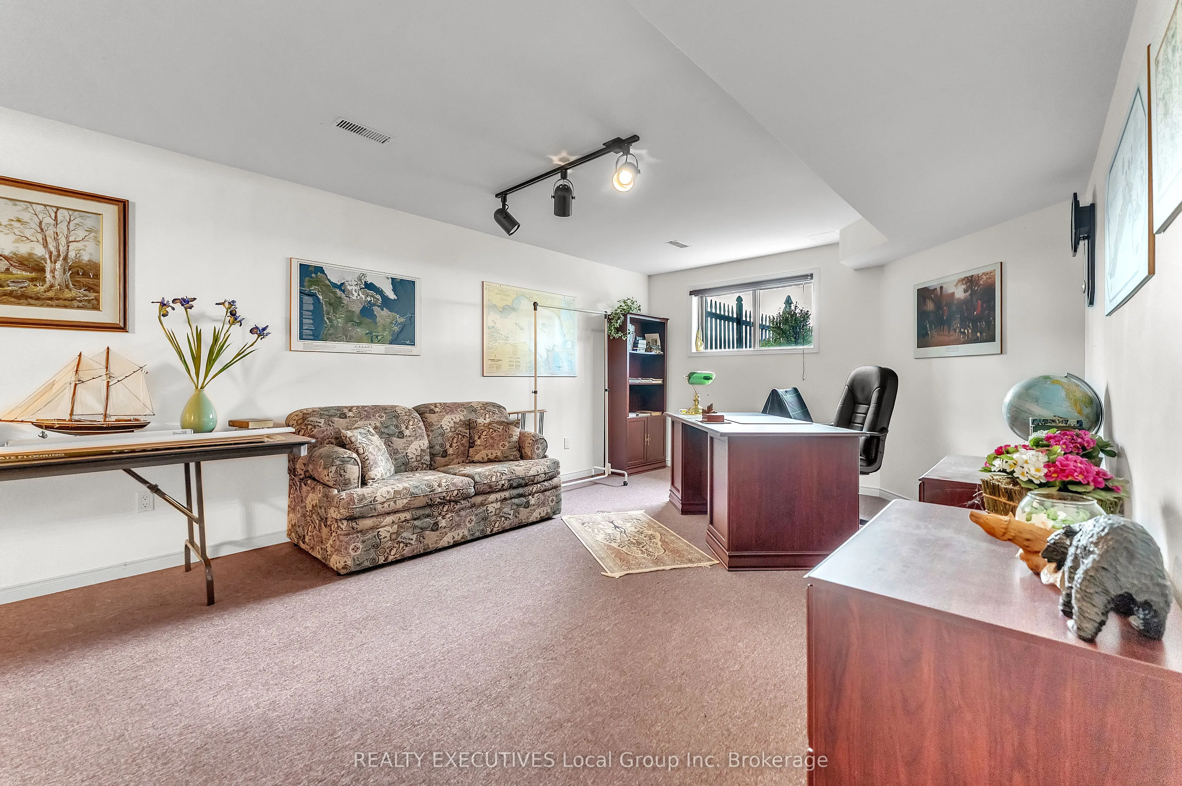 685 Main Street S