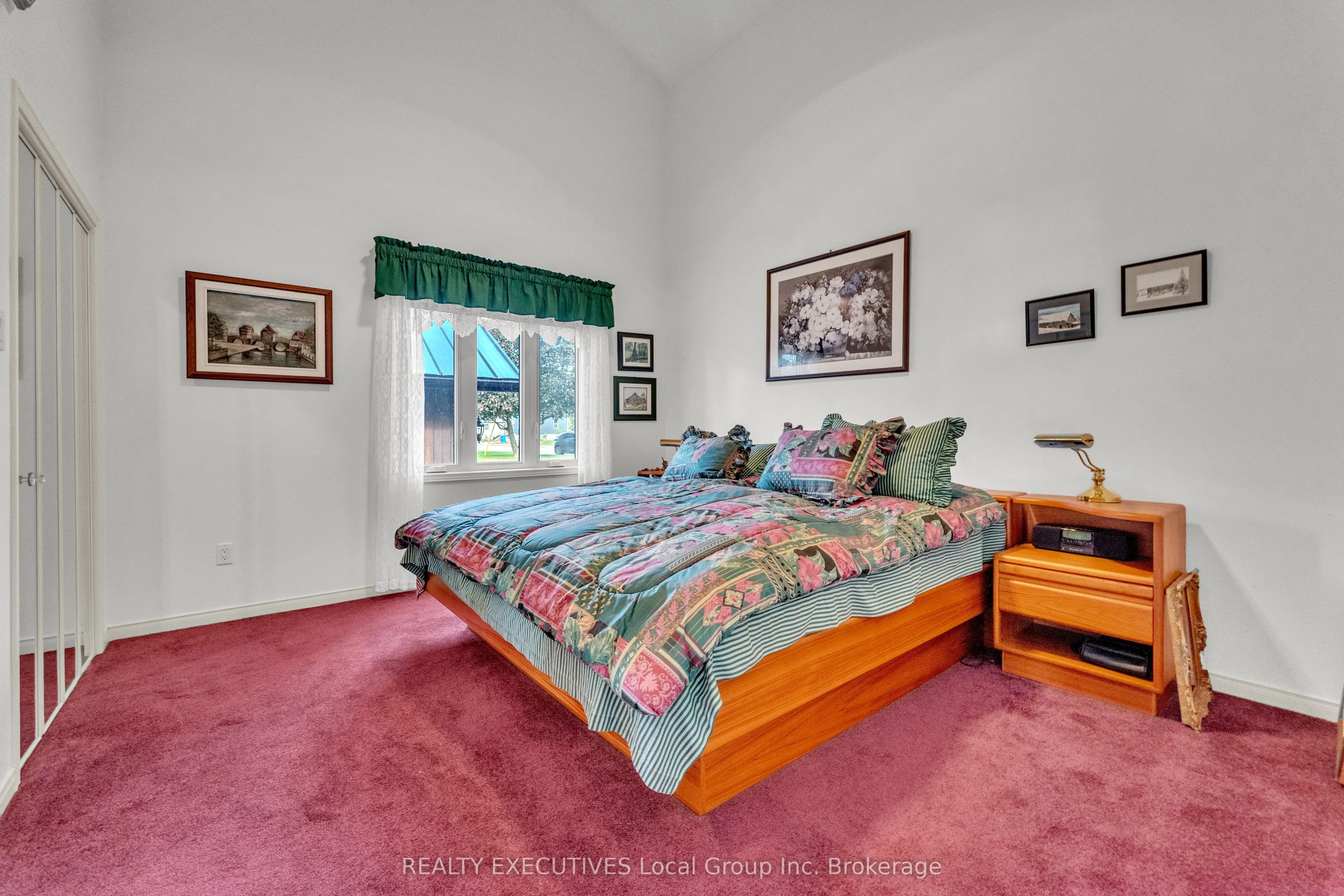 685 Main Street S