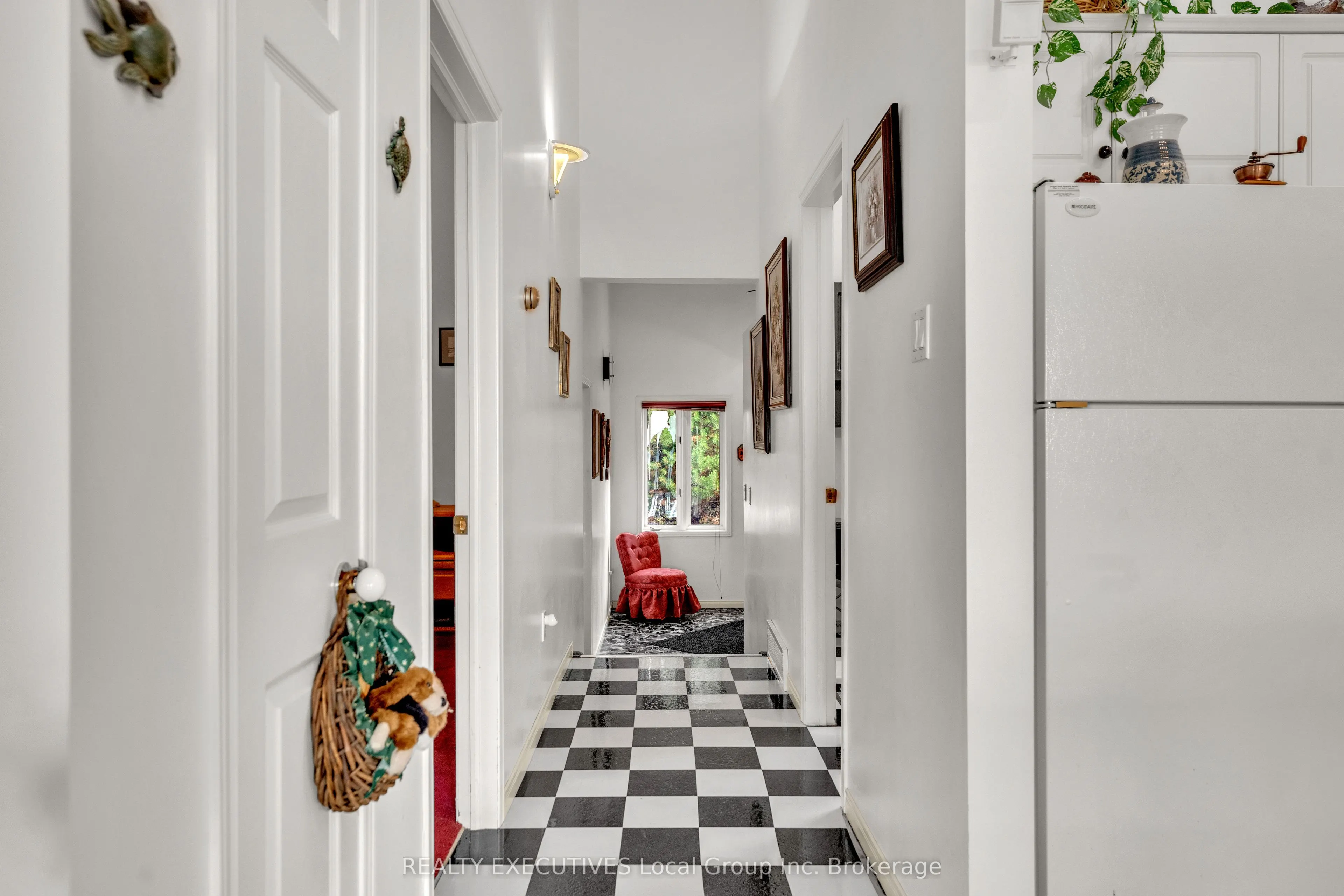 685 Main Street S
