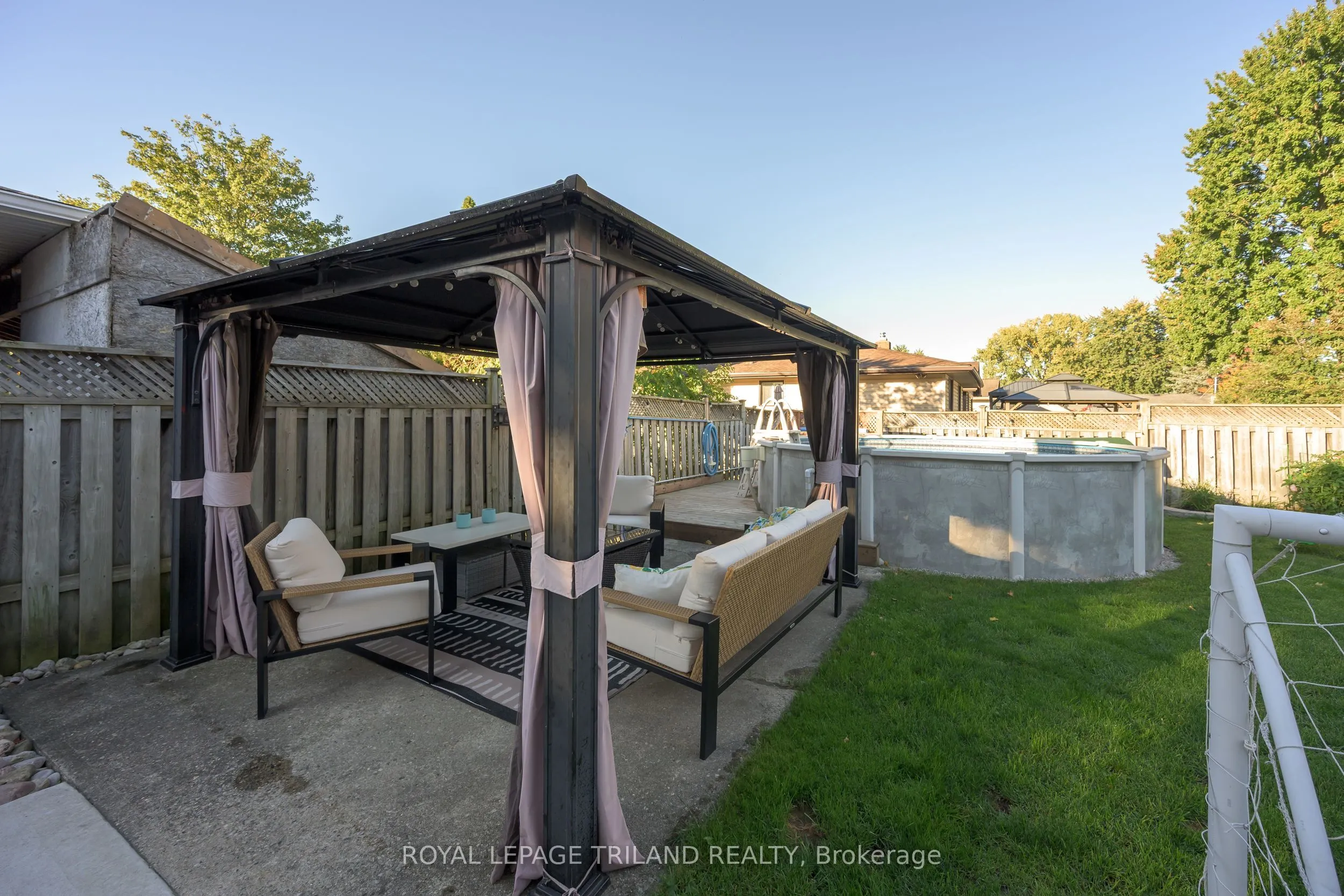 53 Stroud Crescent