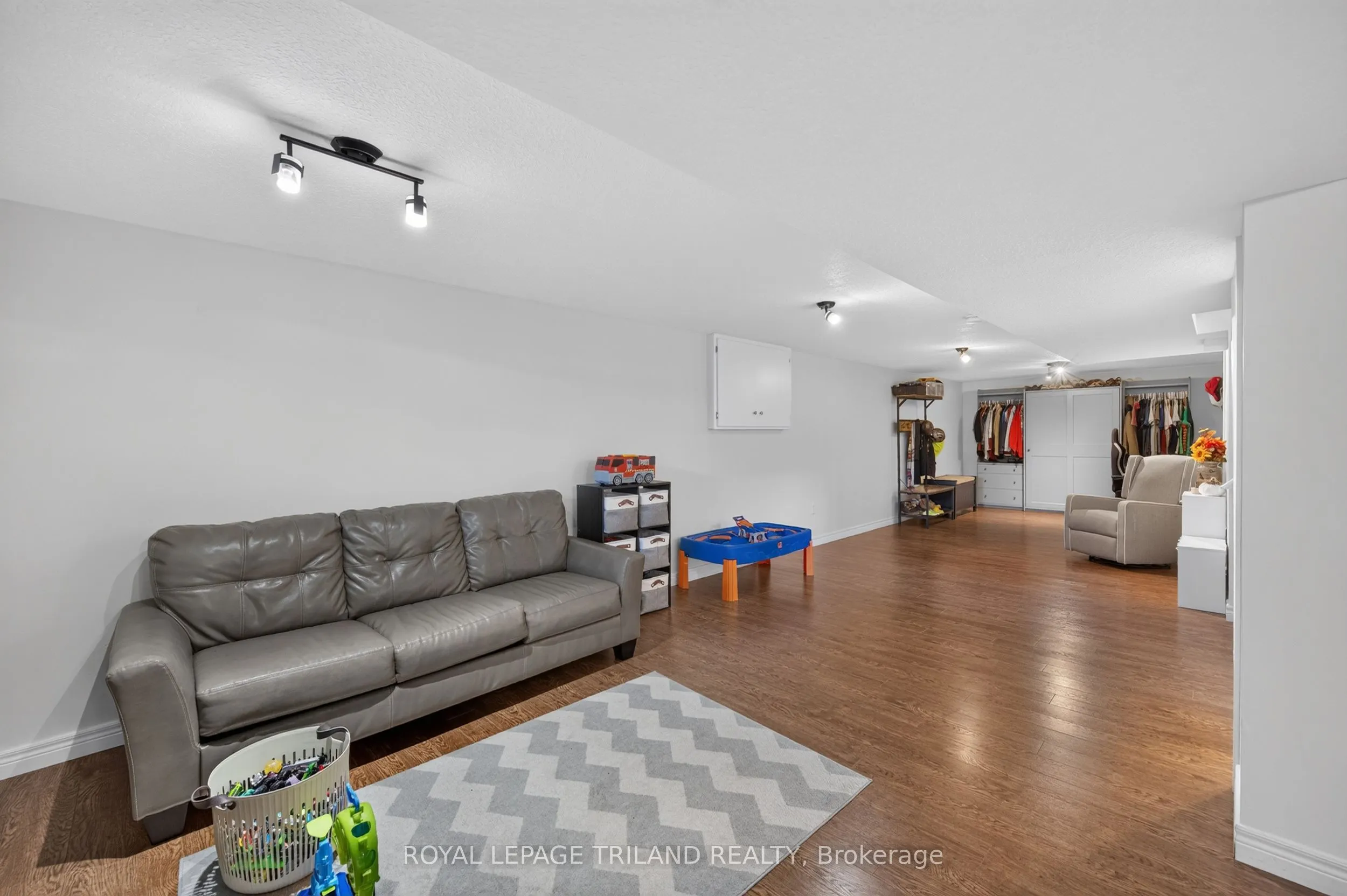 53 Stroud Crescent