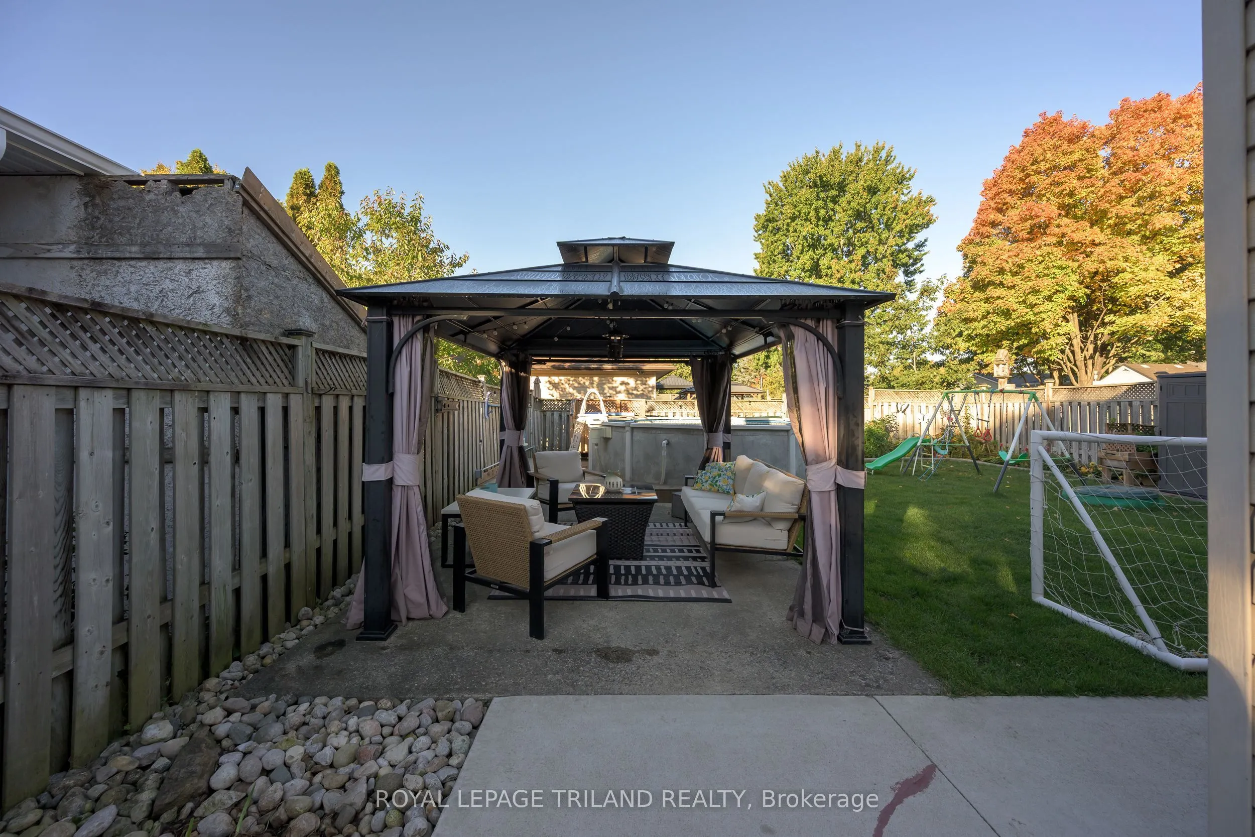 53 Stroud Crescent