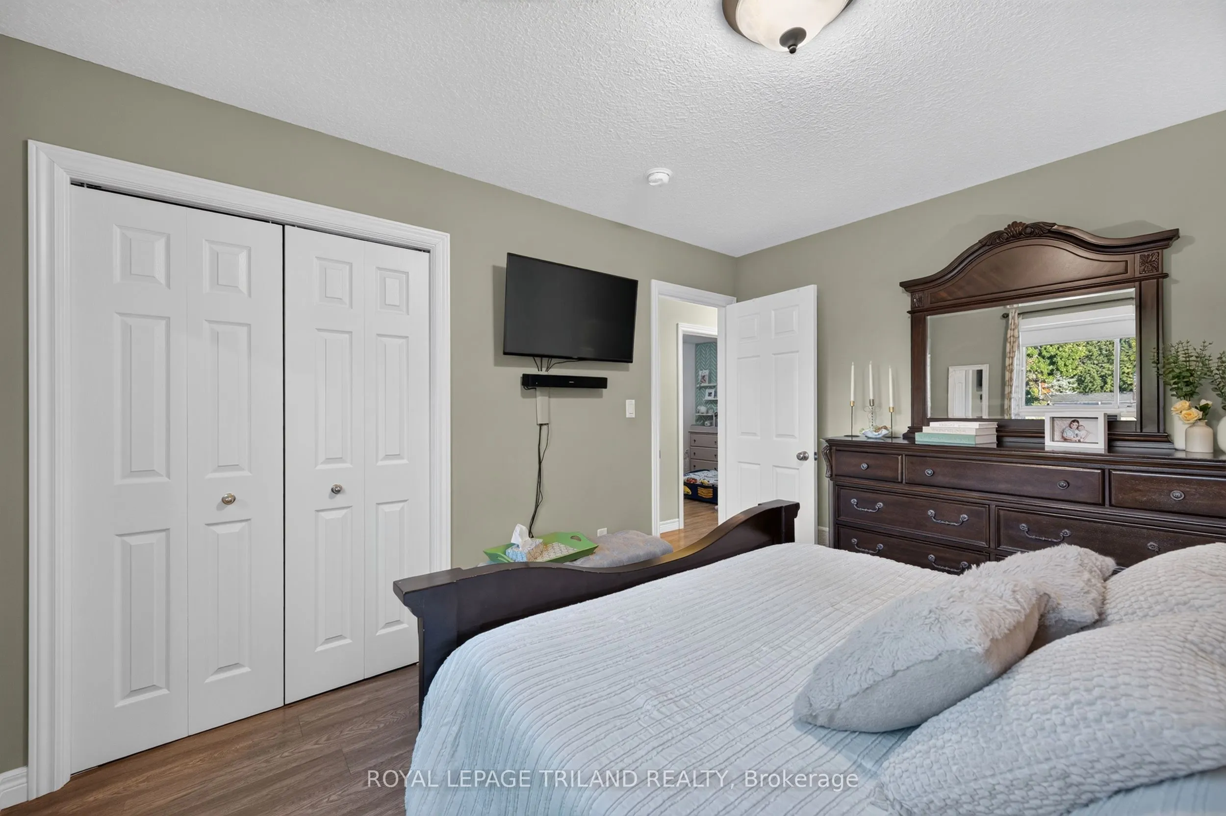53 Stroud Crescent